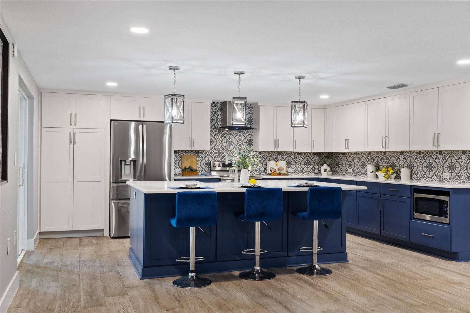 5001 MARLIN DRIVE, New Port Richey, FL 34652 Fully equipped kitchen and undercounter microwave