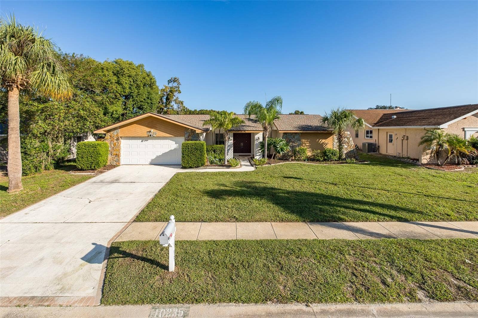 10235 LANDMARK DRIVE, Hudson, FL 34667 10235 LANDMARK DRIVE, Hudson, FL 34667