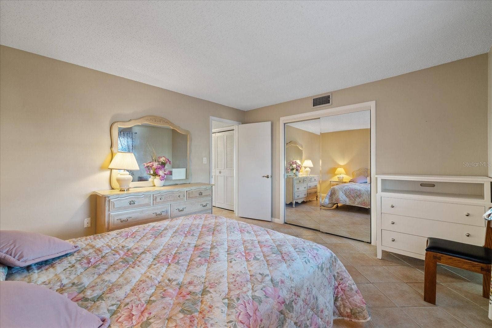 4678 MARINE PARKWAY, #206, New Port Richey, FL 34652 4678 MARINE PARKWAY, #206, New Port Richey, FL 34652