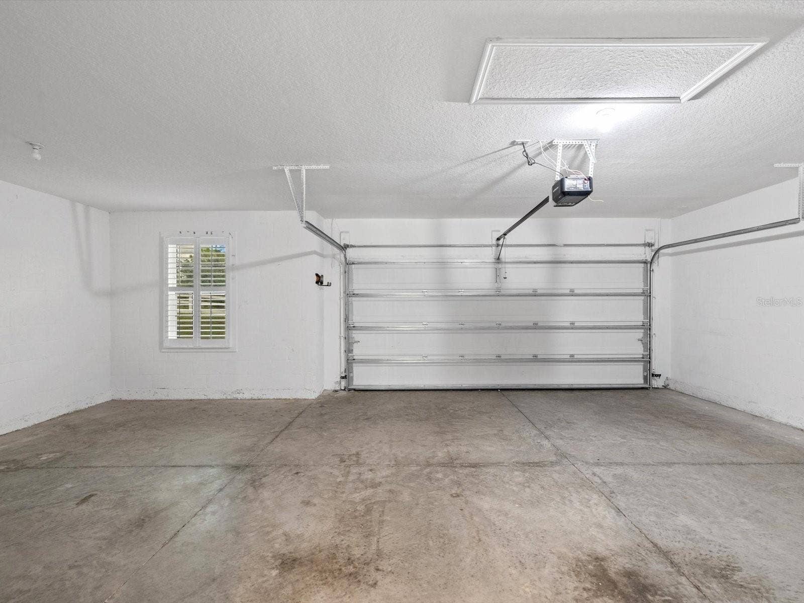 oversized 3 car garage