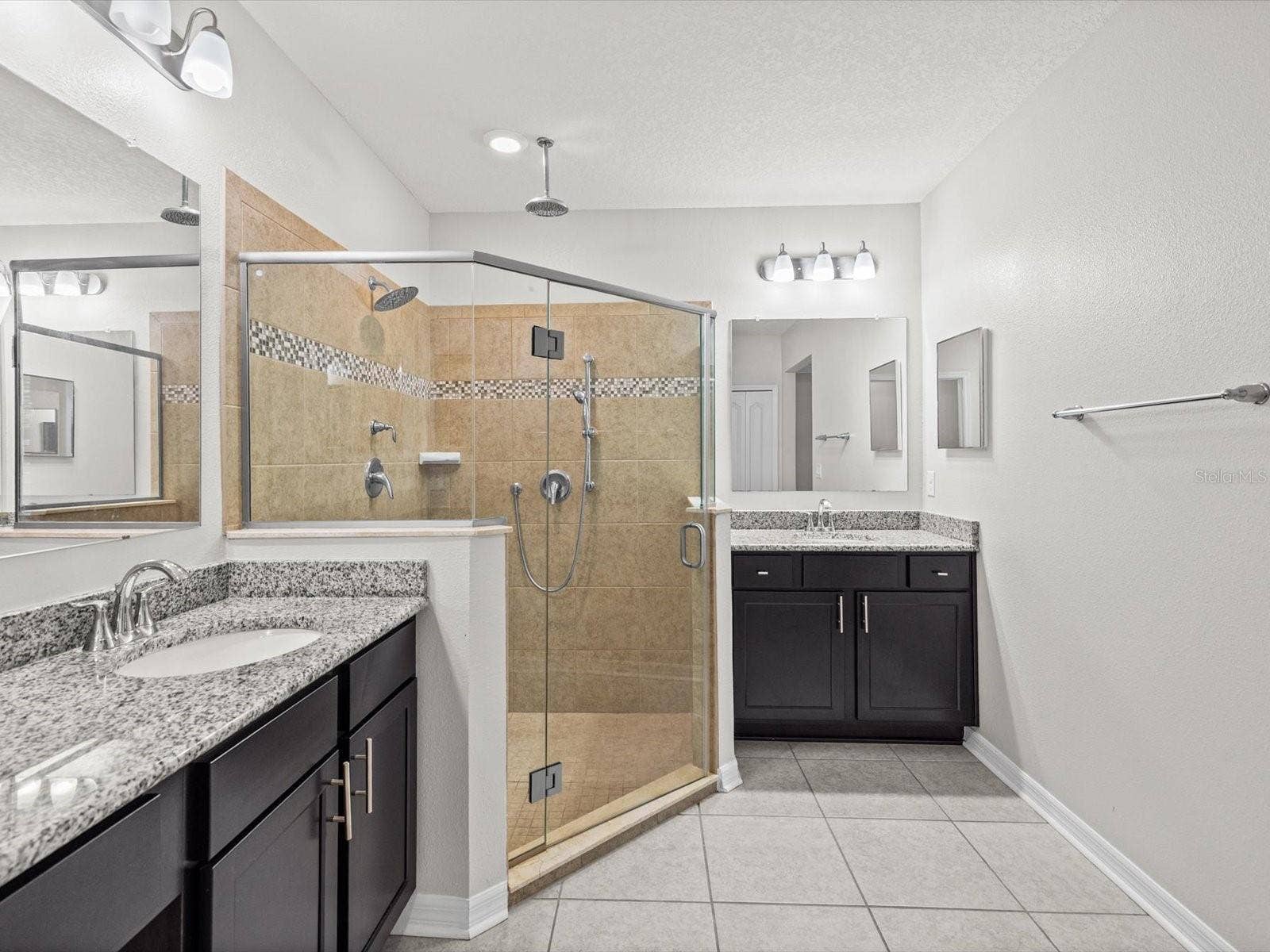 primary en suite bathroom