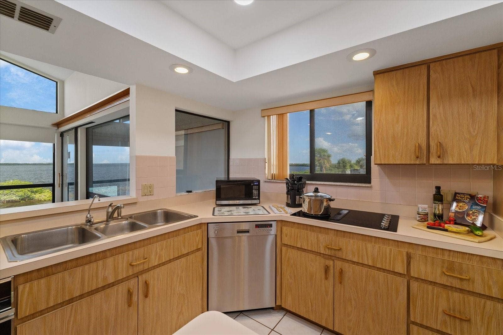 5767 WESTSHORE DRIVE, New Port Richey, FL 34652 Kitchen