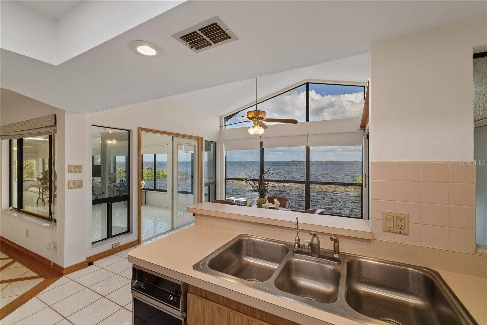 5767 WESTSHORE DRIVE, New Port Richey, FL 34652 Kitchen