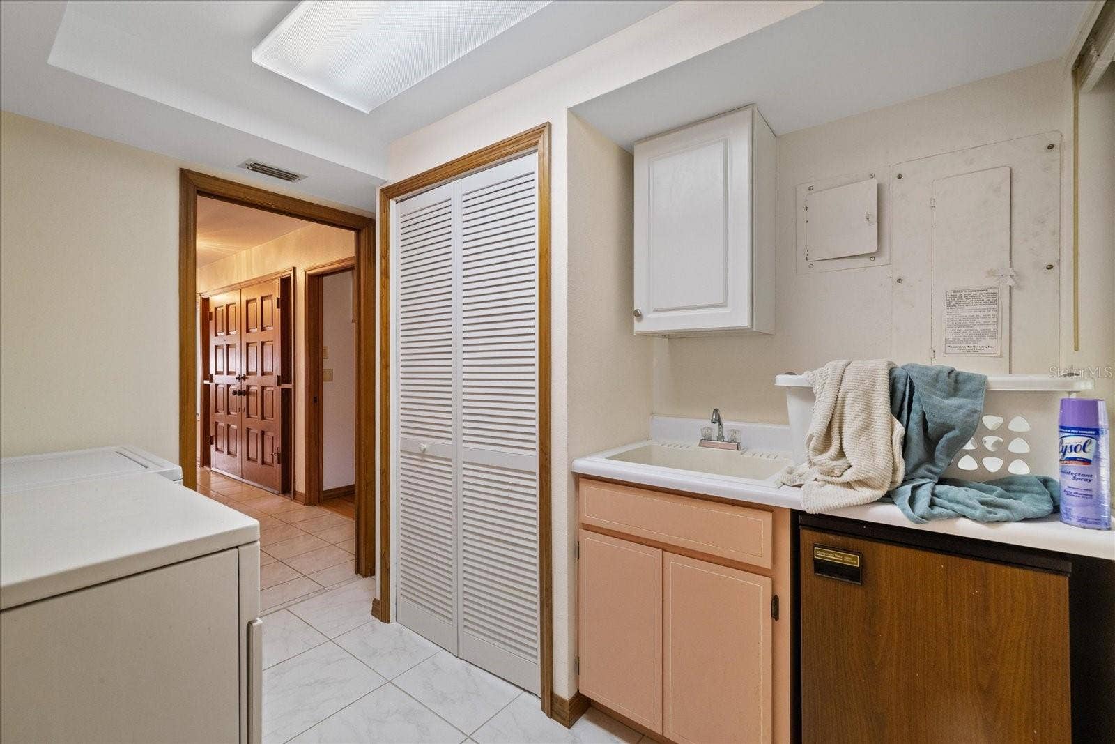 5767 WESTSHORE DRIVE, New Port Richey, FL 34652 Laundry room