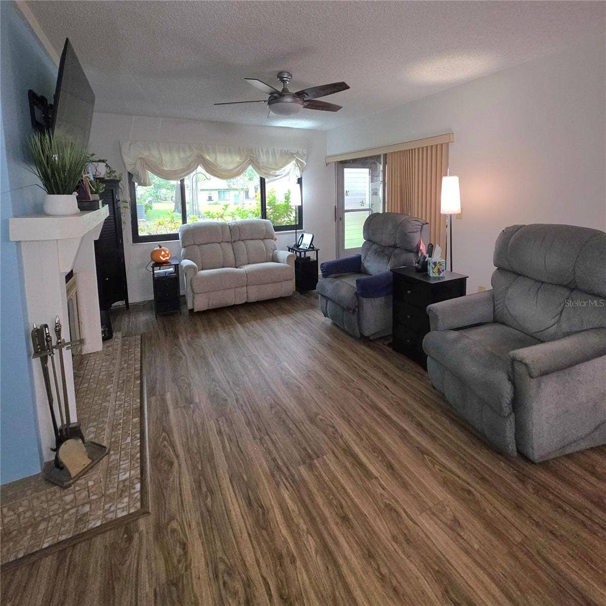 2101 SUNSET POINT ROAD, #2603, Clearwater, FL 33765 Family room