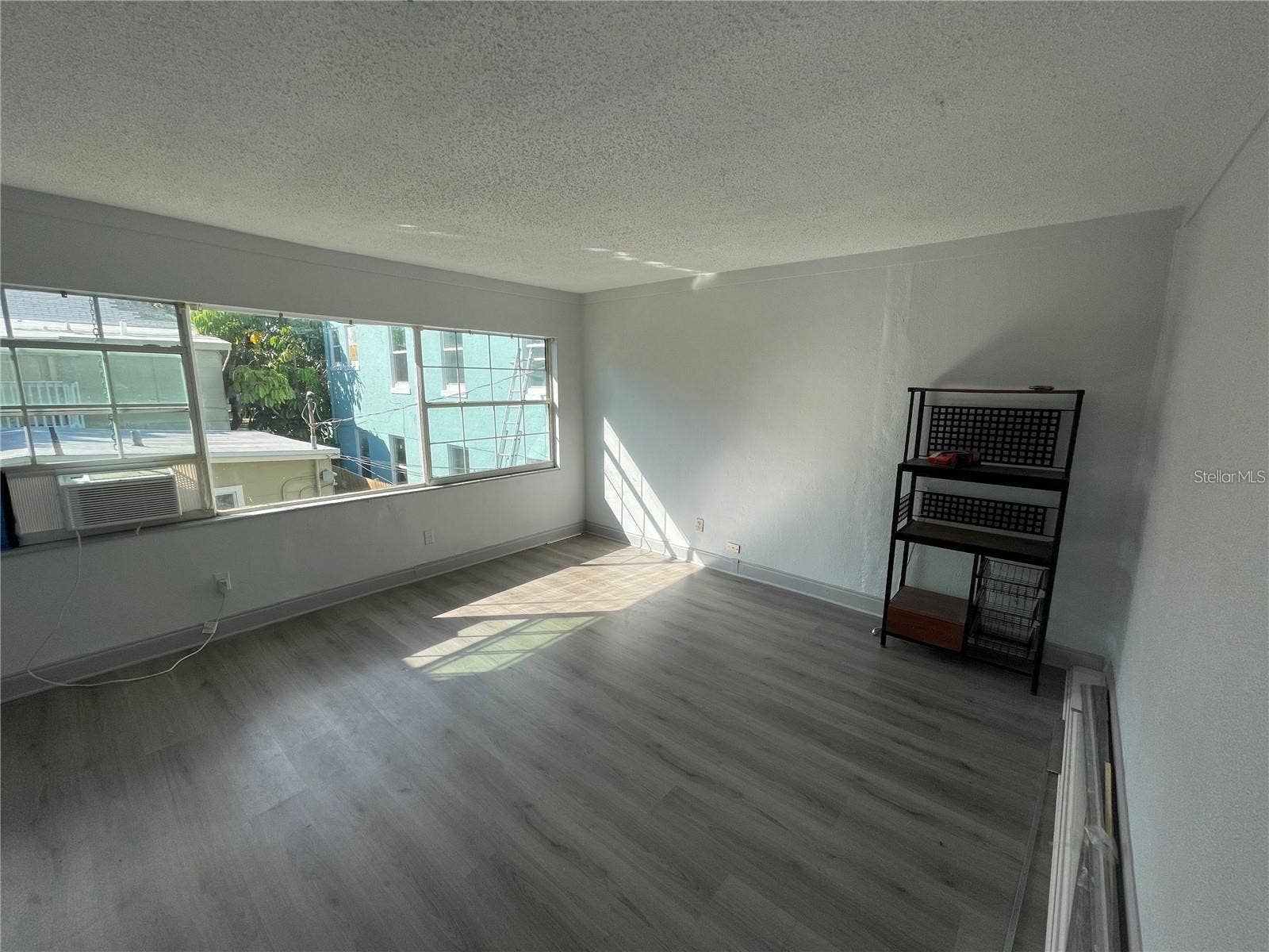 527 8TH STREET N, St Petersburg, FL 33701 527 8TH STREET N, St Petersburg, FL 33701