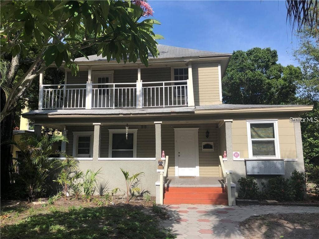 527 8TH STREET N, St Petersburg, FL 33701 527 8TH STREET N, St Petersburg, FL 33701