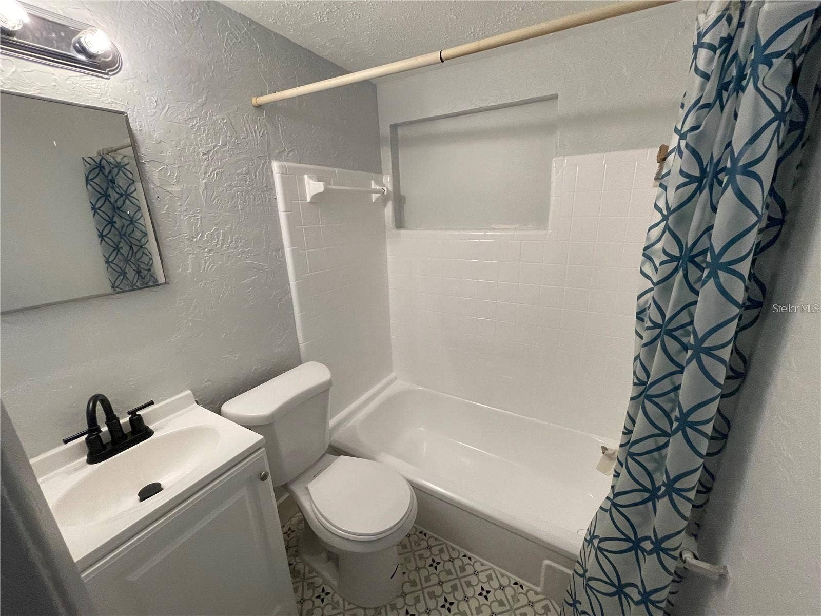527 8TH STREET N, St Petersburg, FL 33701 527 8TH STREET N, St Petersburg, FL 33701