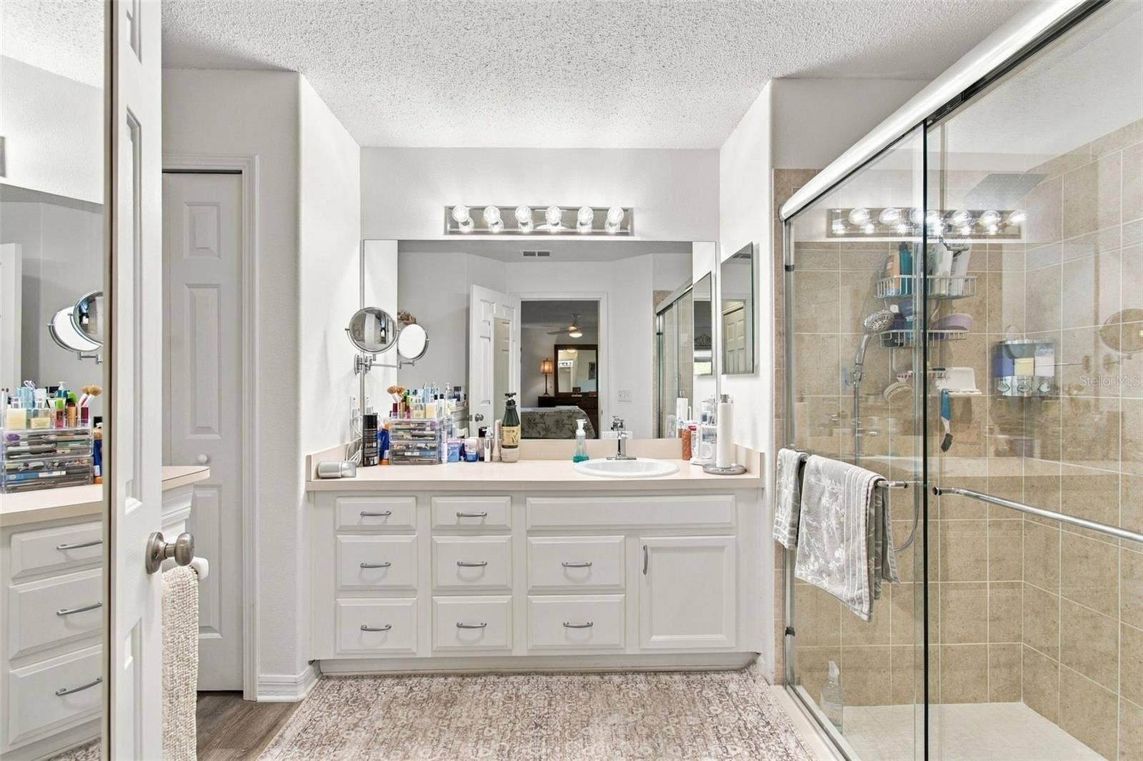 11143 HOLLANDER AVENUE, Hudson, FL 34667 11143 HOLLANDER AVENUE, Hudson, FL 34667