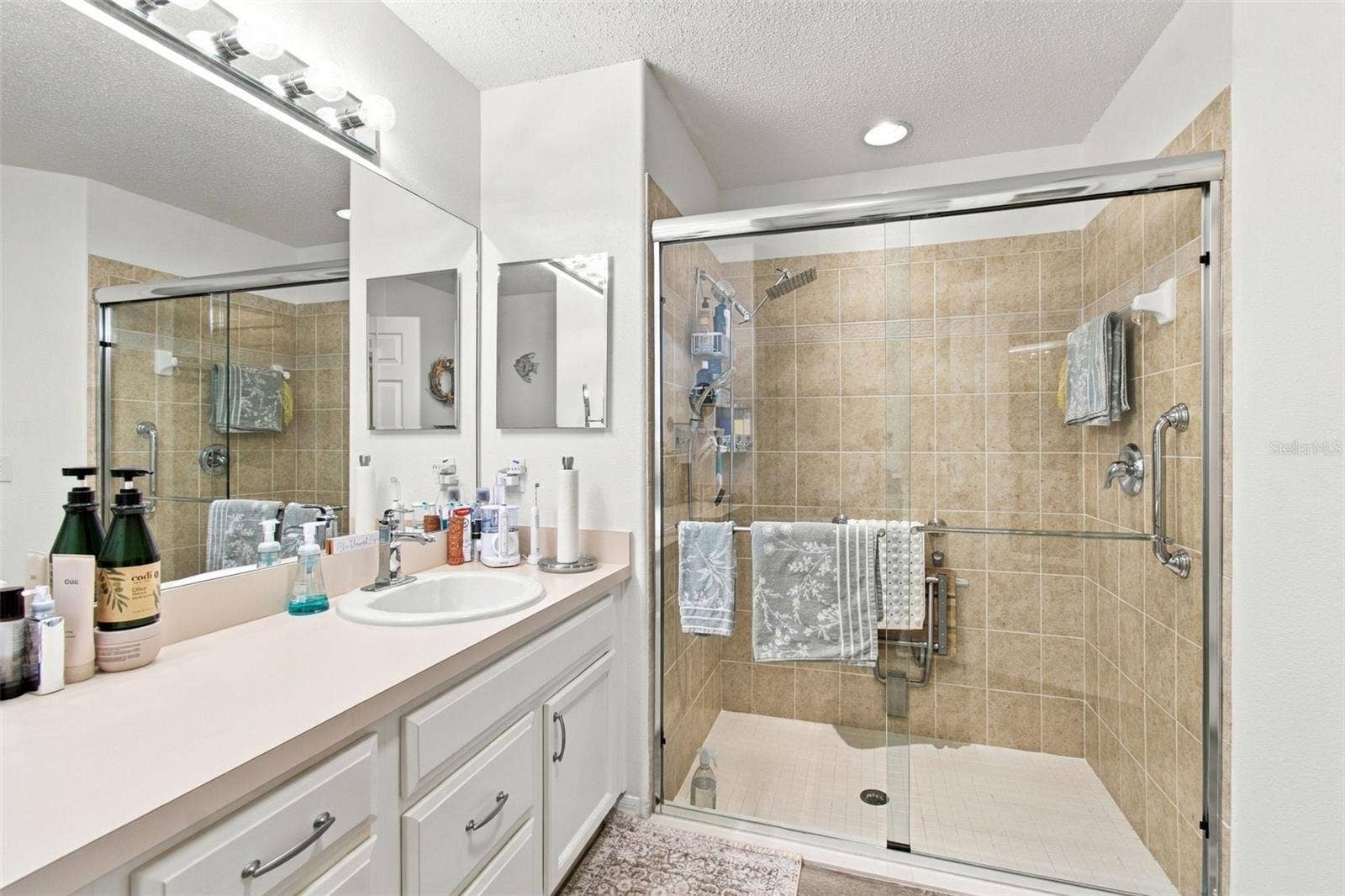 11143 HOLLANDER AVENUE, Hudson, FL 34667 11143 HOLLANDER AVENUE, Hudson, FL 34667