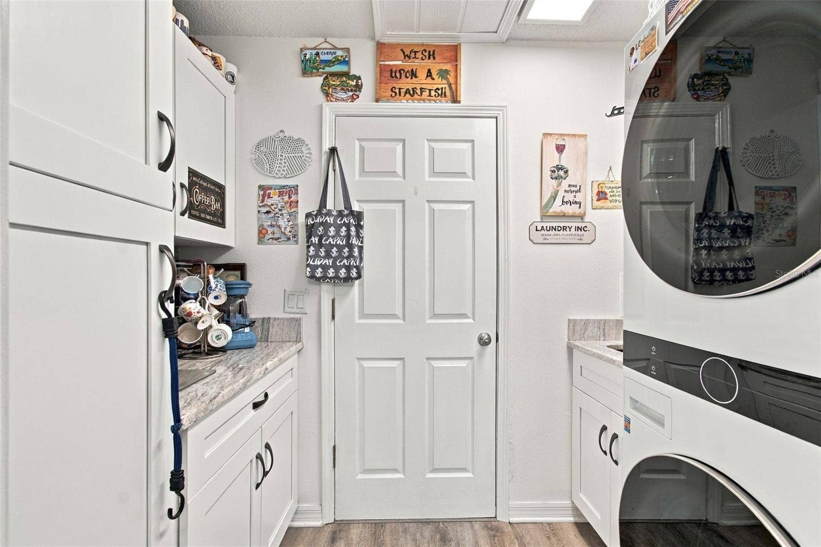11143 HOLLANDER AVENUE, Hudson, FL 34667 11143 HOLLANDER AVENUE, Hudson, FL 34667