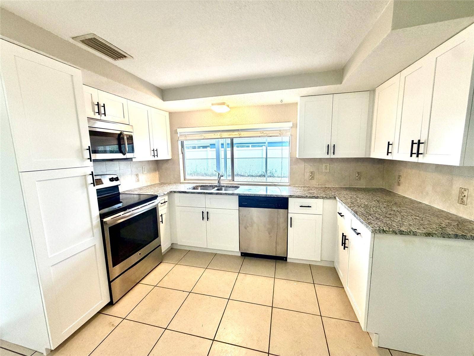 4015 CASHMERE DRIVE, New Port Richey, FL 34652 4015 CASHMERE DRIVE, New Port Richey, FL 34652