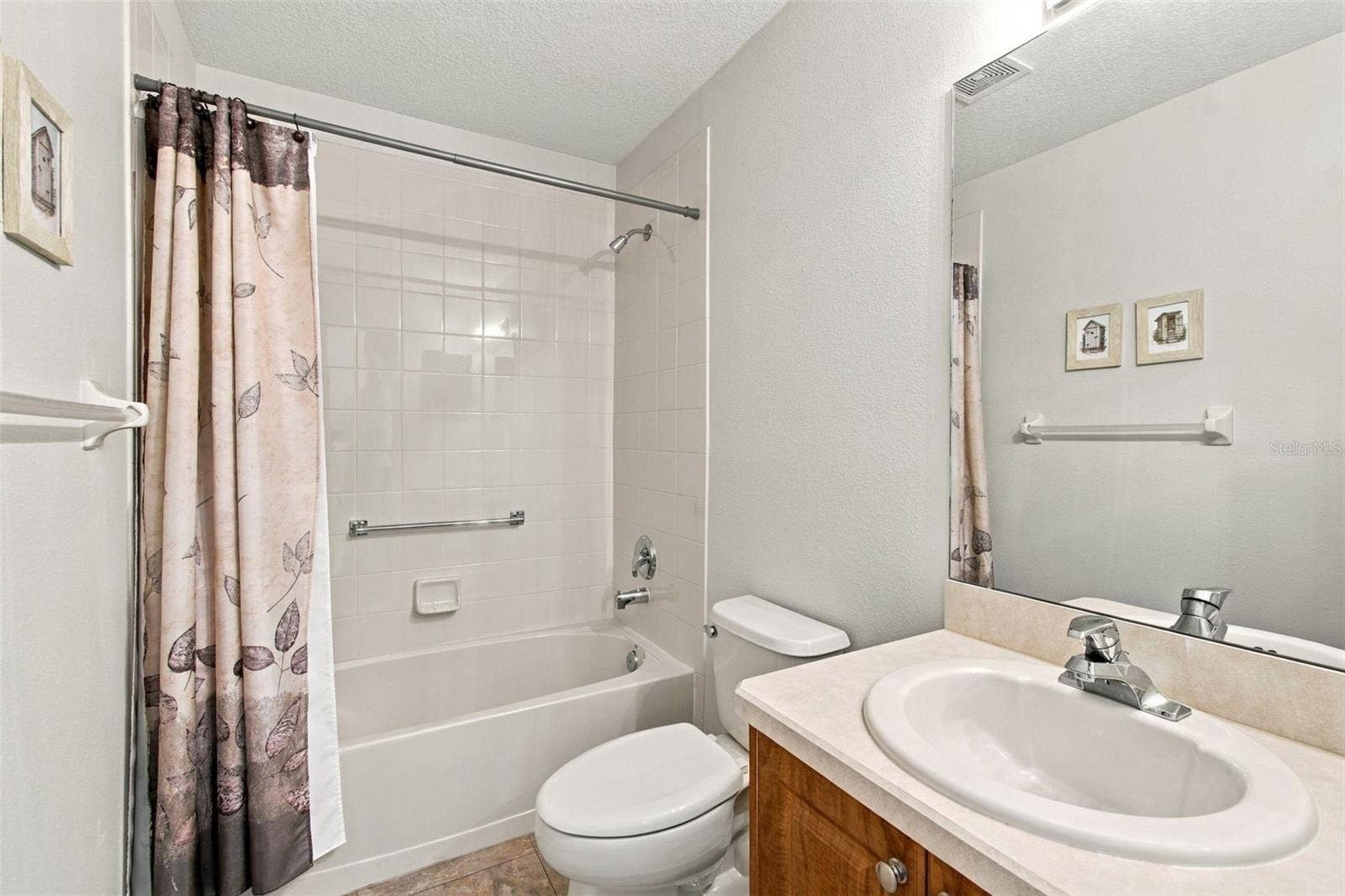 11115 SUN TREE ROAD, Hudson, FL 34667 Guest Bath