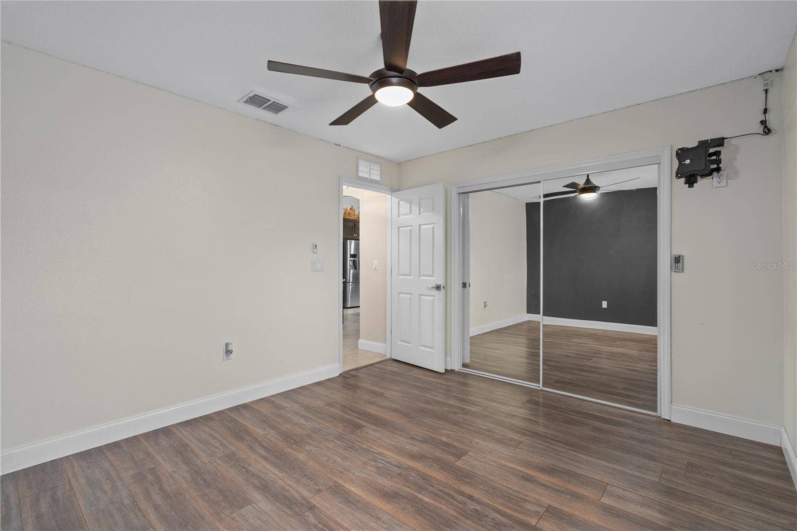 5252 MENTMORE, Spring Hill, FL 34606 5252 MENTMORE, Spring Hill, FL 34606