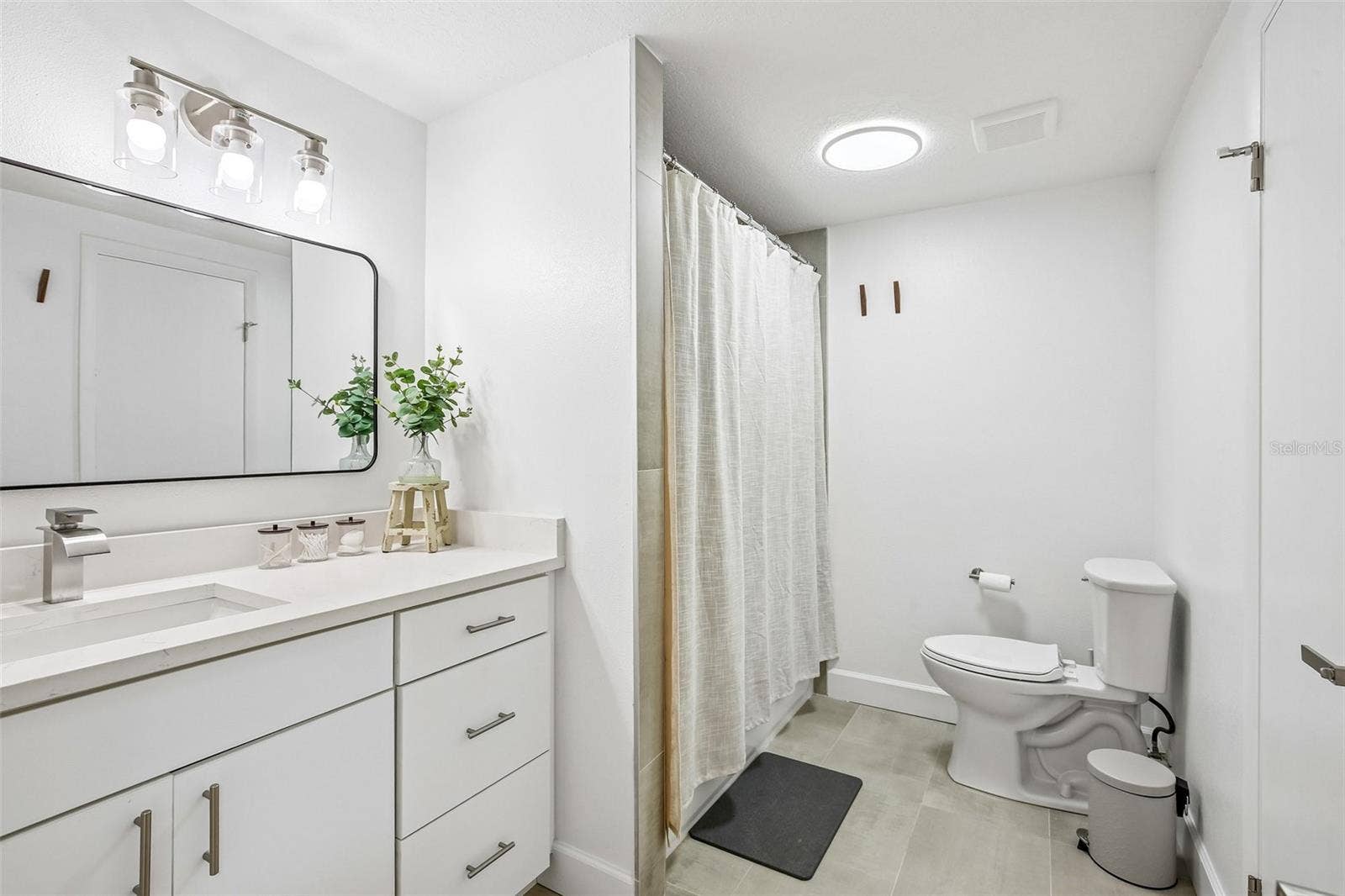18410 STERLING SILVER CIRCLE, Lutz, FL 33549 18410 STERLING SILVER CIRCLE, Lutz, FL 33549