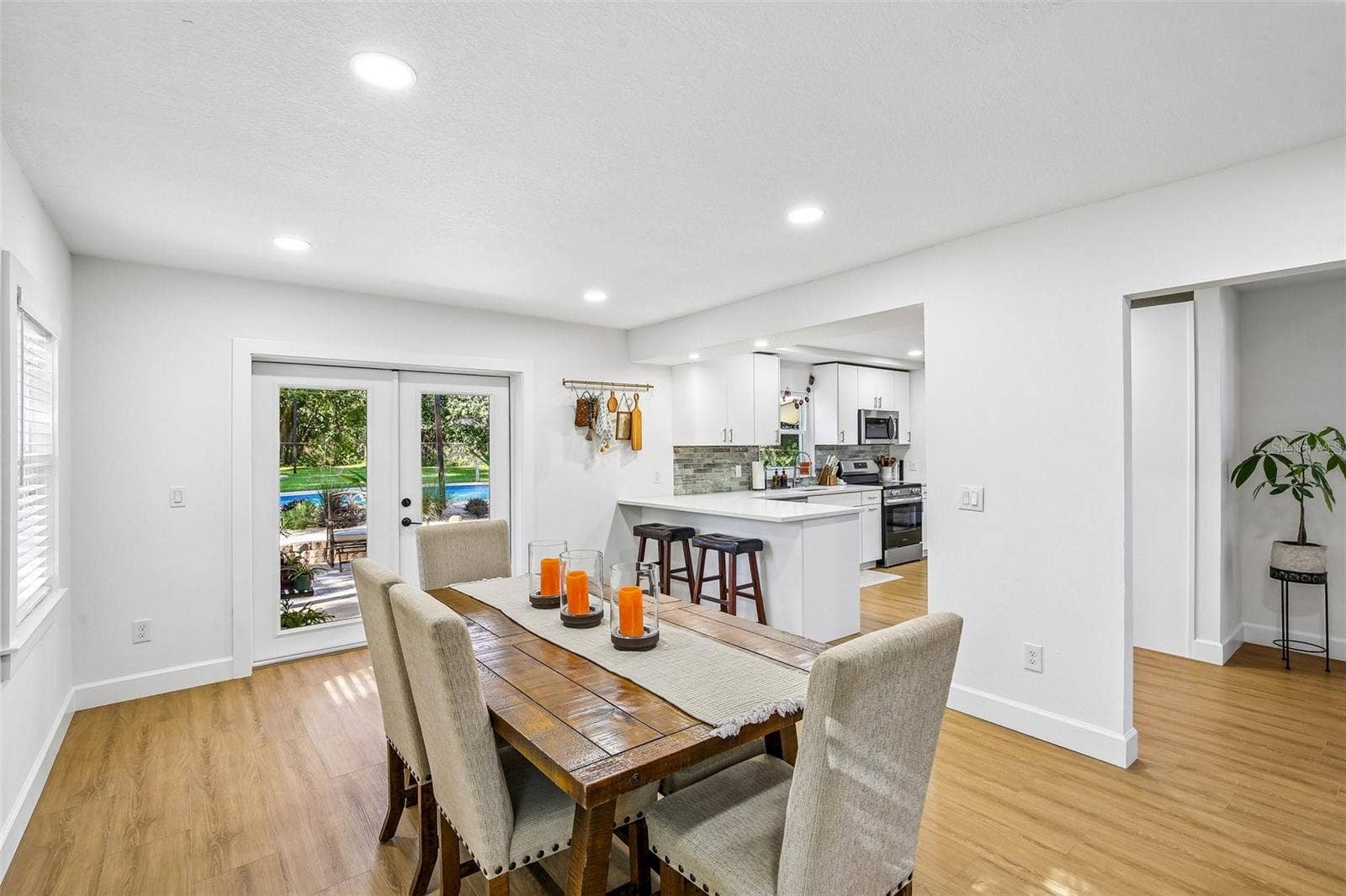 18410 STERLING SILVER CIRCLE, Lutz, FL 33549 18410 STERLING SILVER CIRCLE, Lutz, FL 33549