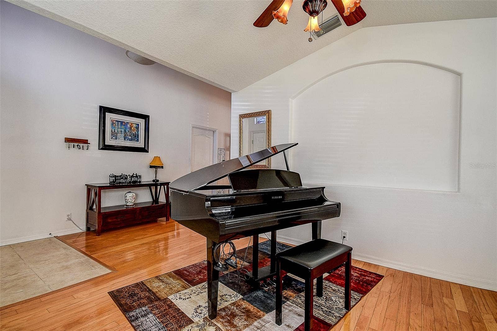 624 N LAKE BOULEVARD, Tarpon Springs, FL 34689 624 N LAKE BOULEVARD, Tarpon Springs, FL 34689