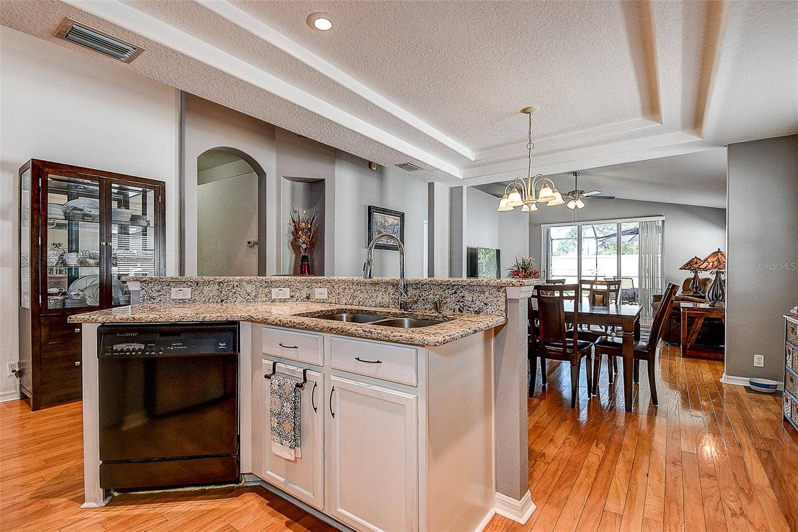 624 N LAKE BOULEVARD, Tarpon Springs, FL 34689 624 N LAKE BOULEVARD, Tarpon Springs, FL 34689