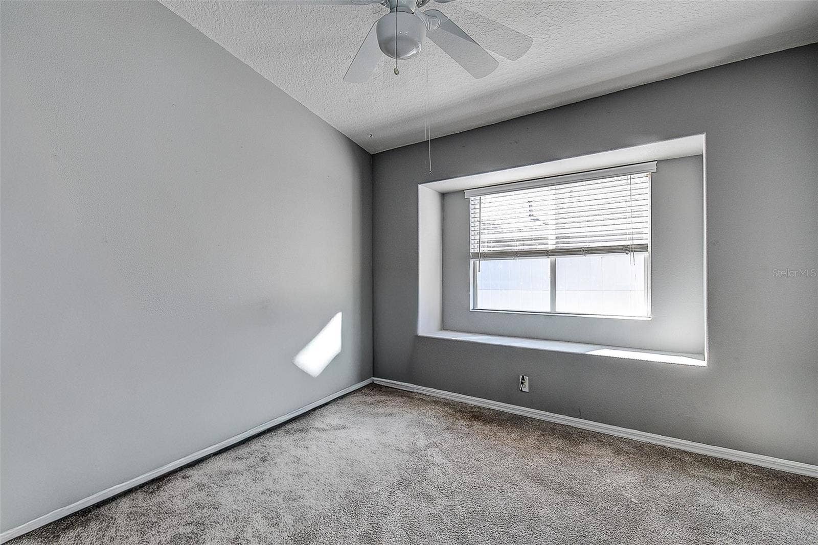624 N LAKE BOULEVARD, Tarpon Springs, FL 34689 624 N LAKE BOULEVARD, Tarpon Springs, FL 34689