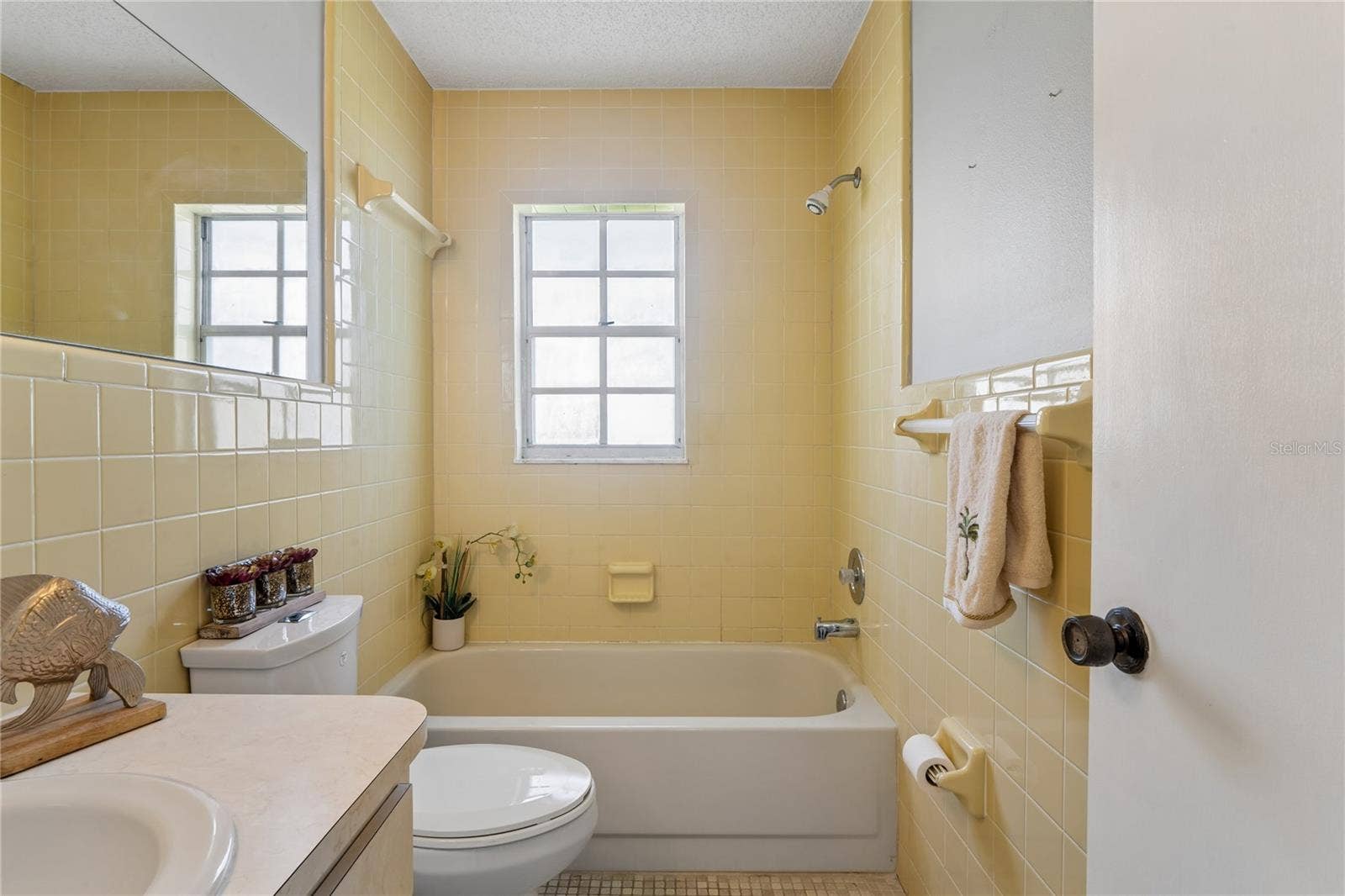 6707 HICKORYWOOD LANE, #3B, New Port Richey, FL 34653 6707 HICKORYWOOD LANE, #3B, New Port Richey, FL 34653
