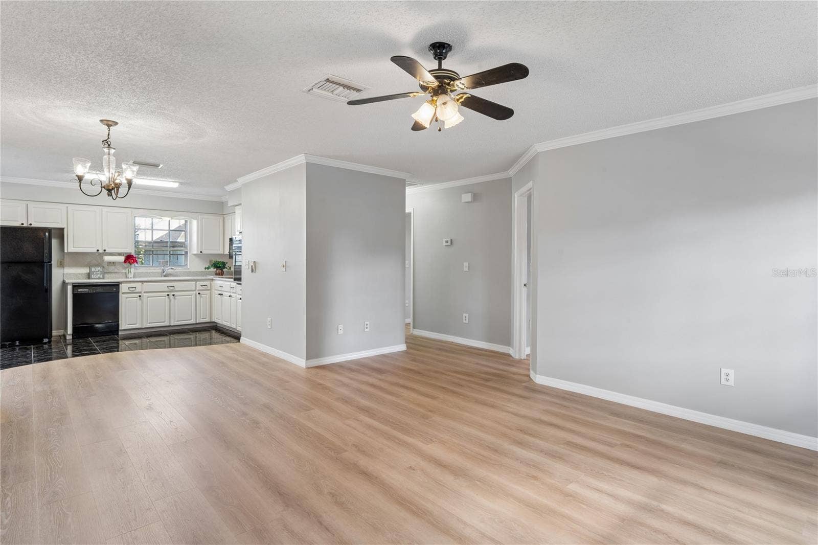 6707 HICKORYWOOD LANE, #3B, New Port Richey, FL 34653 6707 HICKORYWOOD LANE, #3B, New Port Richey, FL 34653