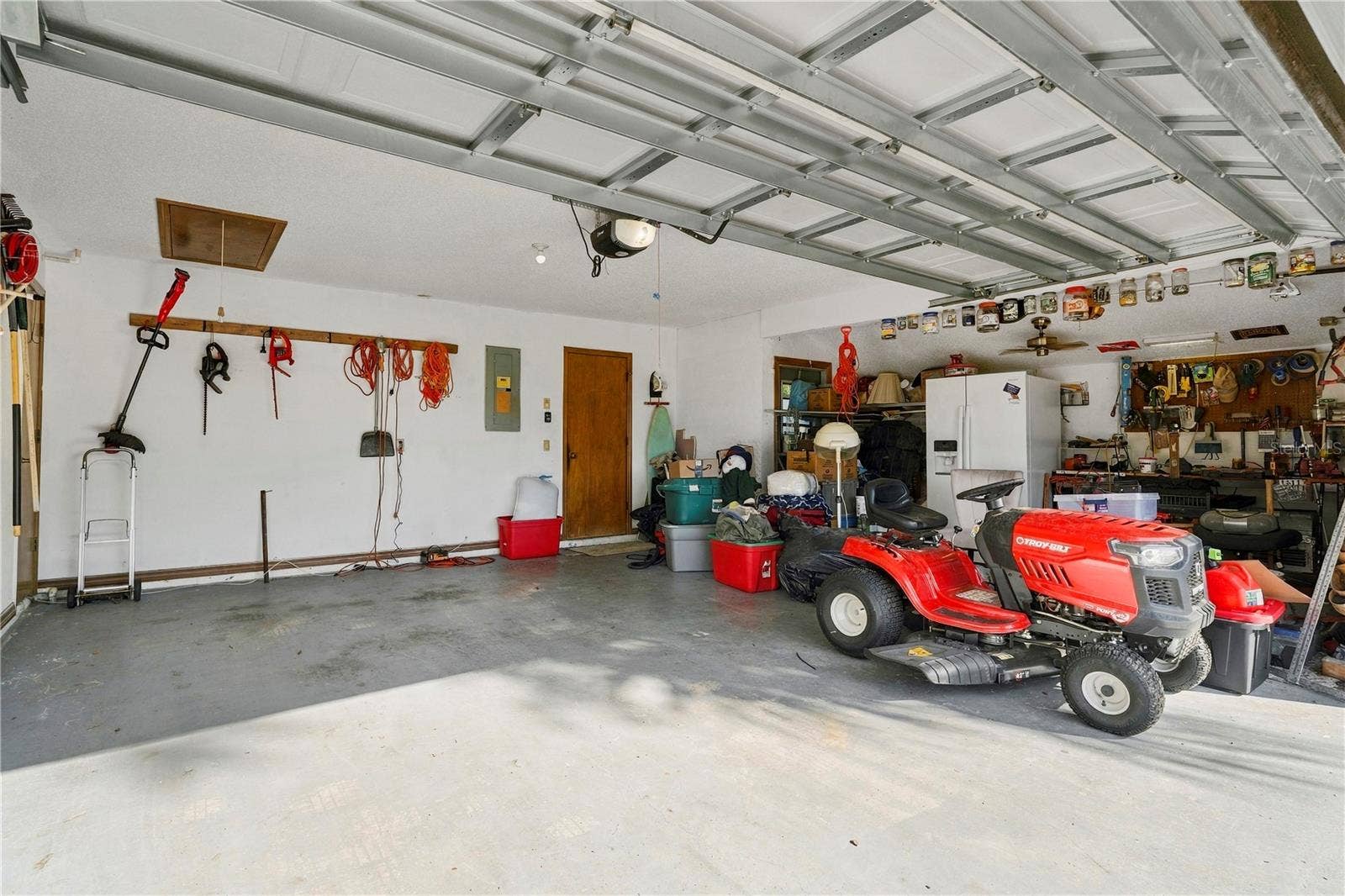 8382 PINEWOOD AVENUE, Brooksville, FL 34613 8382 PINEWOOD AVENUE, Brooksville, FL 34613