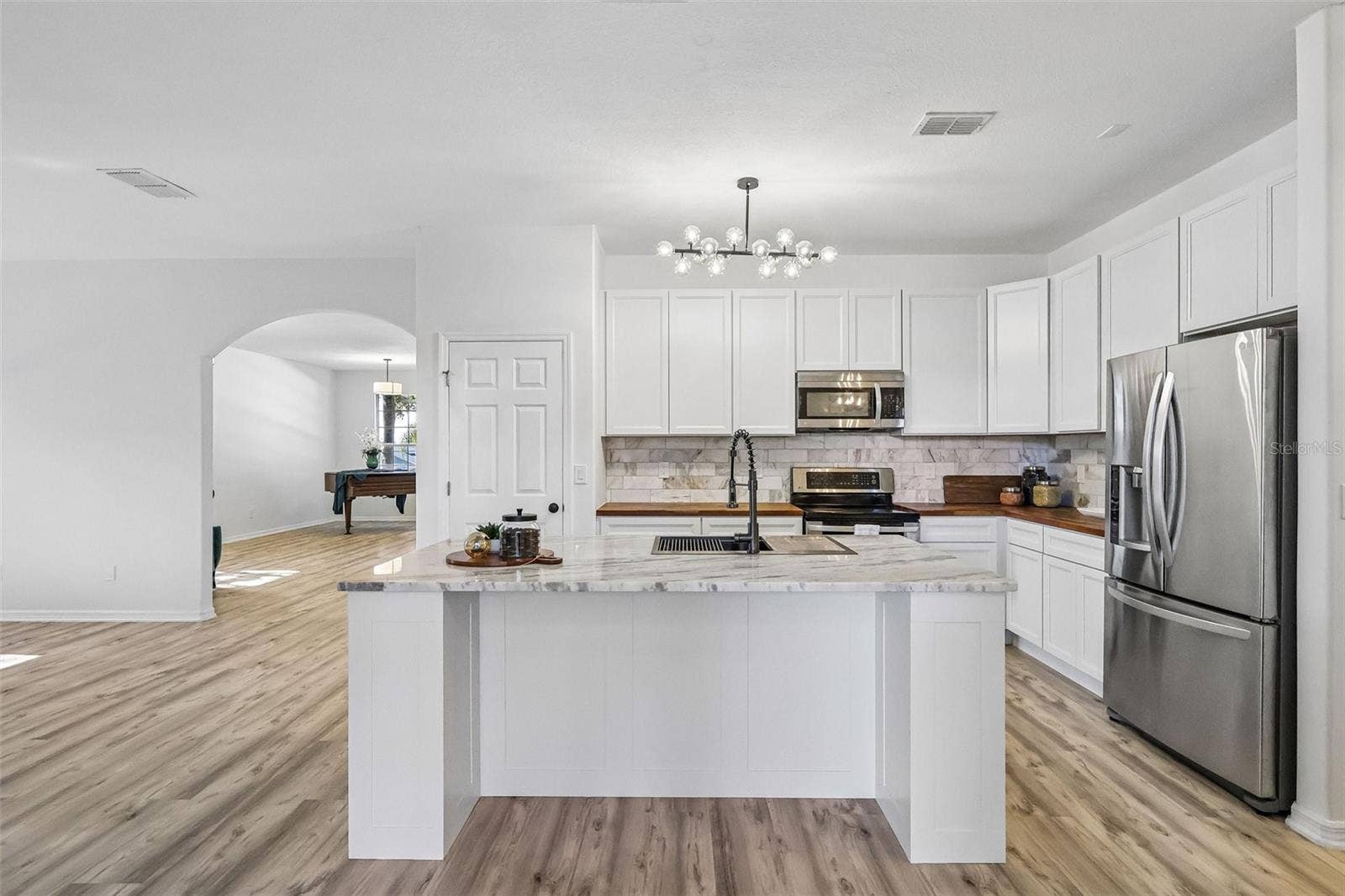 1305 WINDY BLUFF DRIVE, Minneola, FL 34715