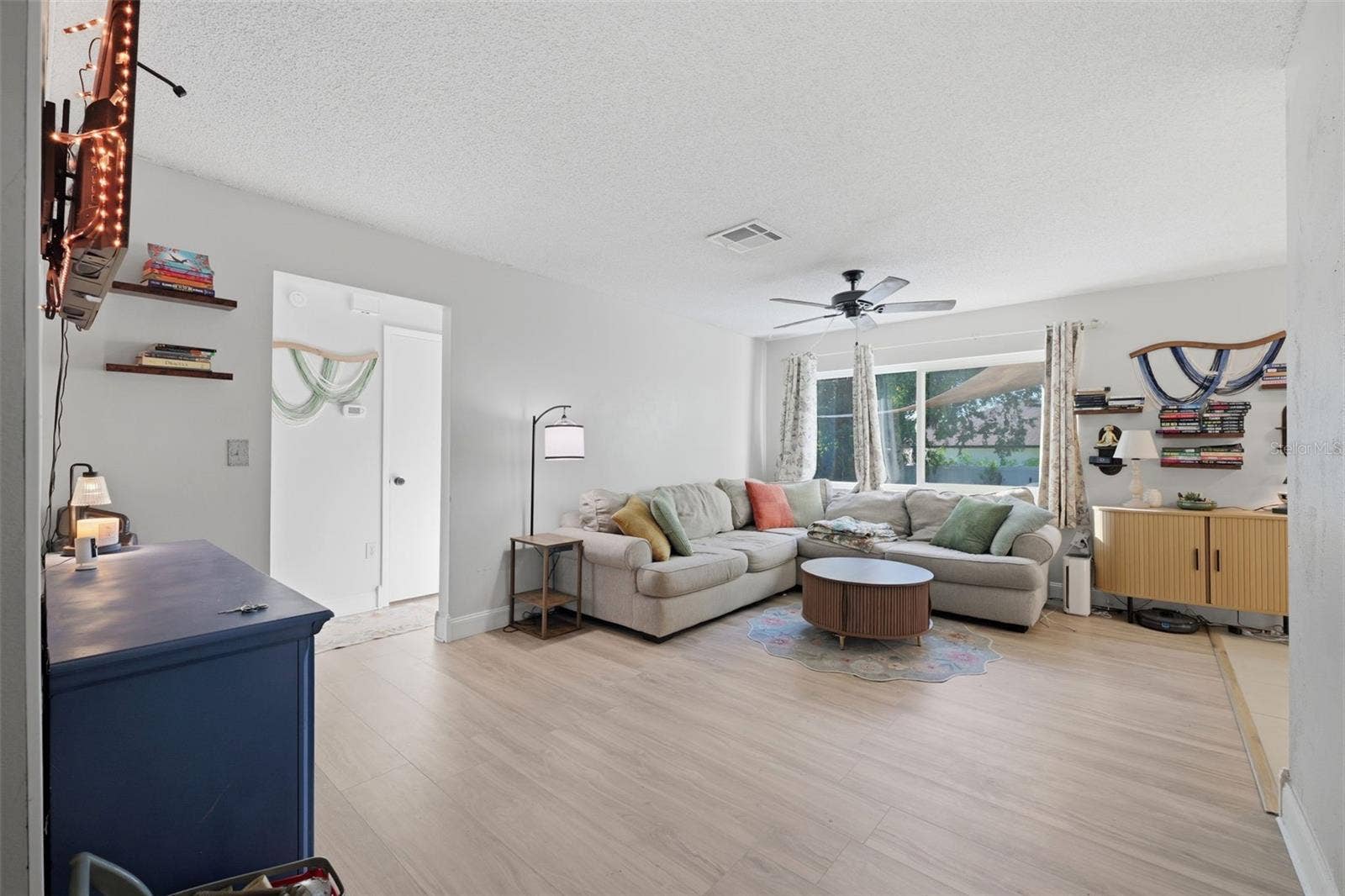 10048 AMIDON STREET, Spring Hill, FL 34608 Living