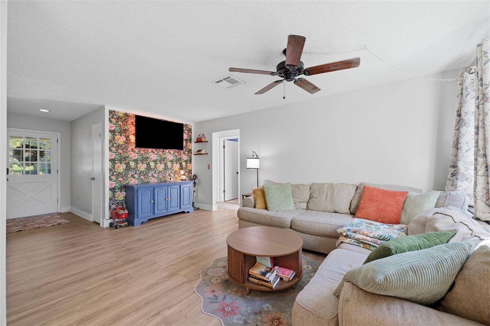 10048 AMIDON STREET, Spring Hill, FL 34608 Living