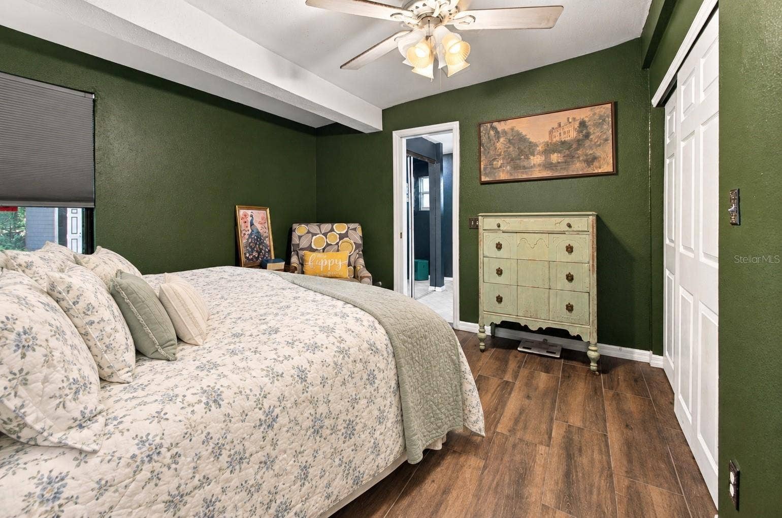 1922 BEACHWAY LANE, Odessa, FL 33556 *Bedding swapped with AI to stage image*
