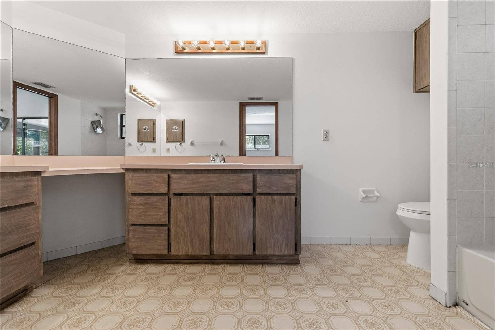 18644 FURMAN DRIVE, Spring Hill, FL 34610 Primary Bathroom