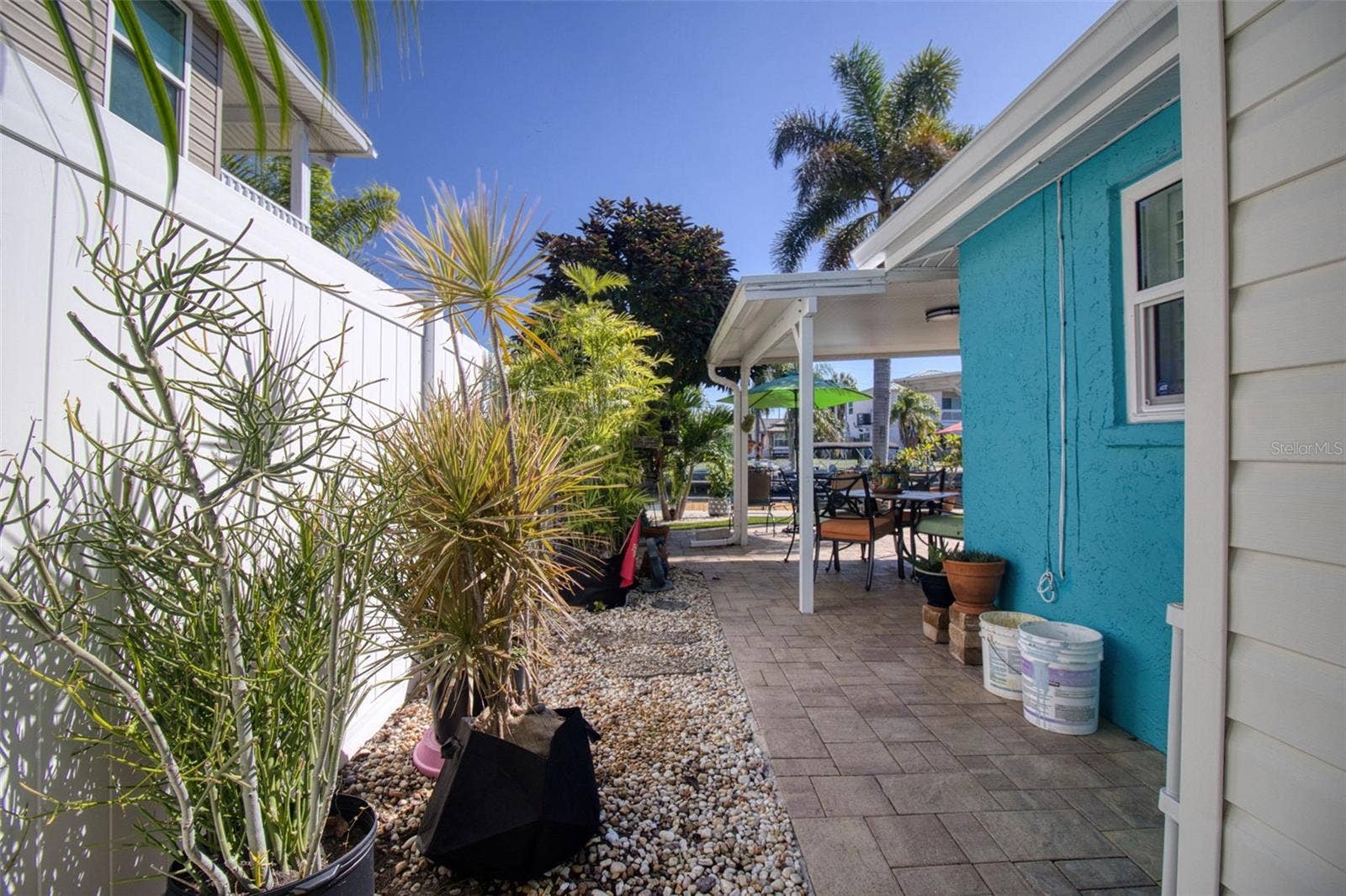 13734 SAN JUAN AVENUE, Hudson, FL 34667 side yard