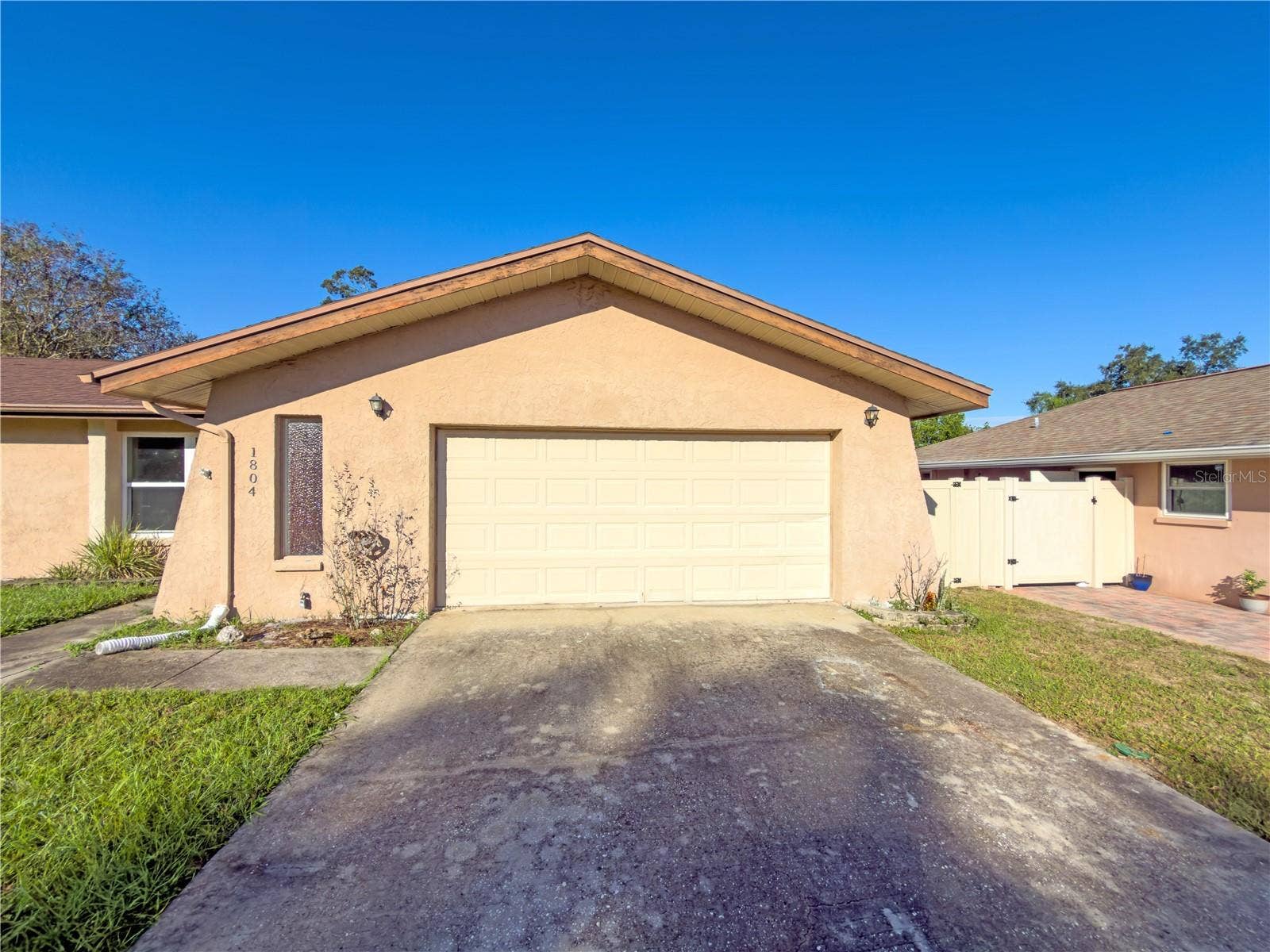 1804 ORANGE HILL DRIVE, Brandon, FL 33510 Garage Exterior