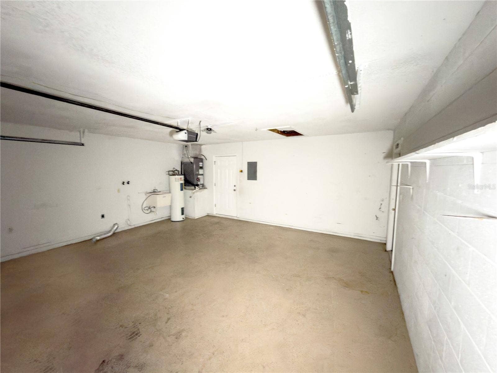 1804 ORANGE HILL DRIVE, Brandon, FL 33510 Garage