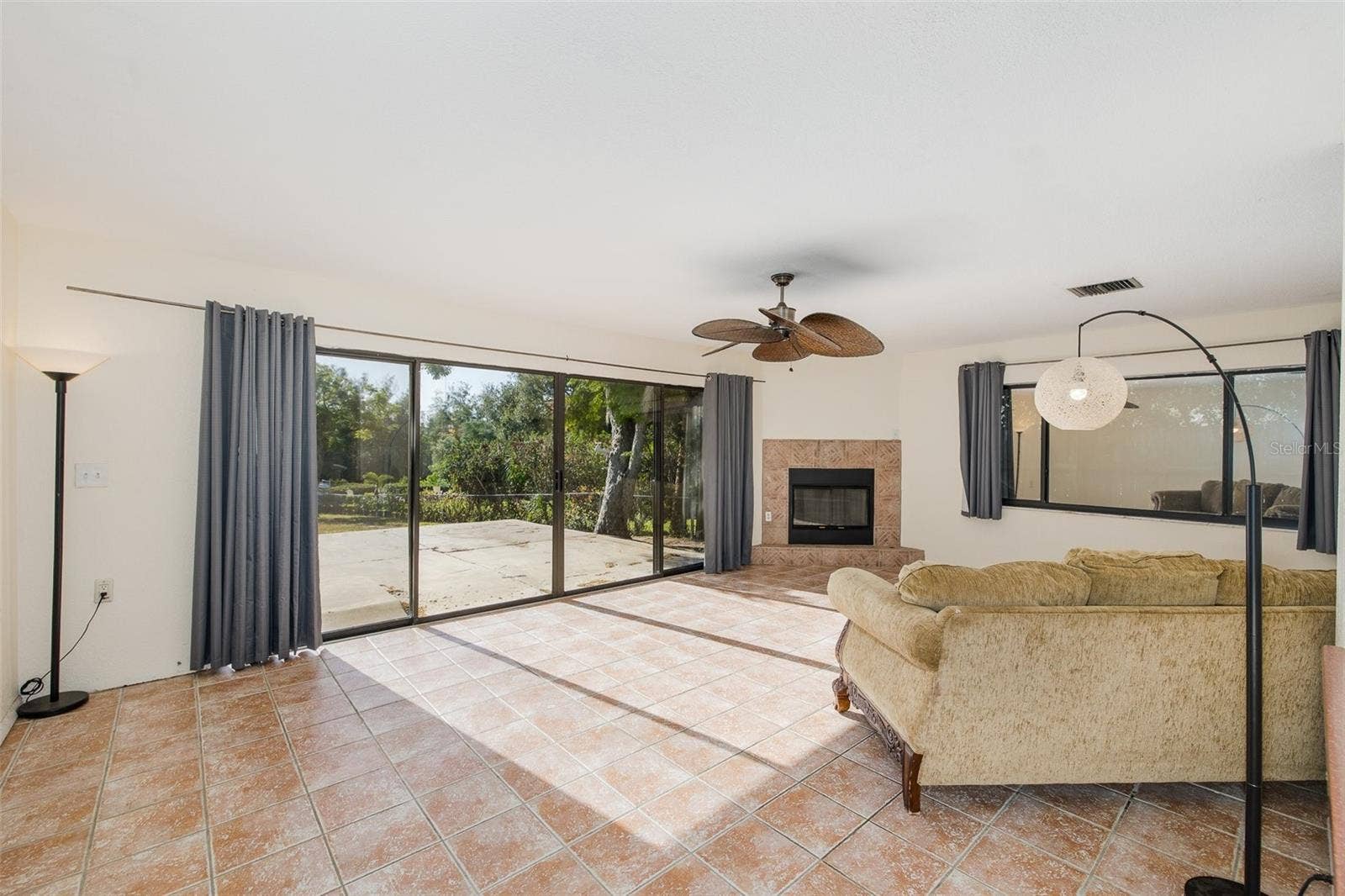 3138 BLUFF BOULEVARD, Holiday, FL 34691 3138 BLUFF BOULEVARD, Holiday, FL 34691