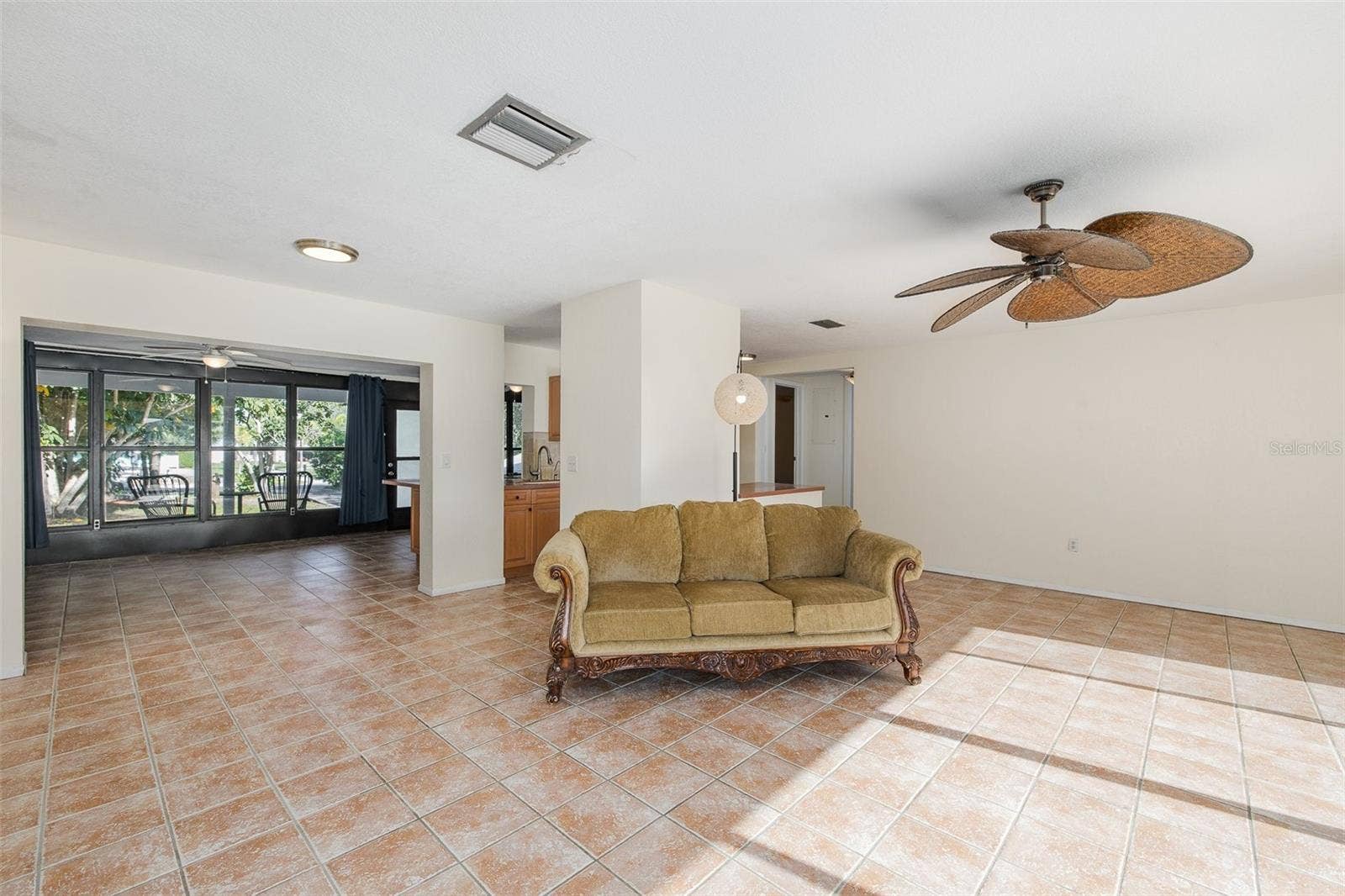 3138 BLUFF BOULEVARD, Holiday, FL 34691 3138 BLUFF BOULEVARD, Holiday, FL 34691