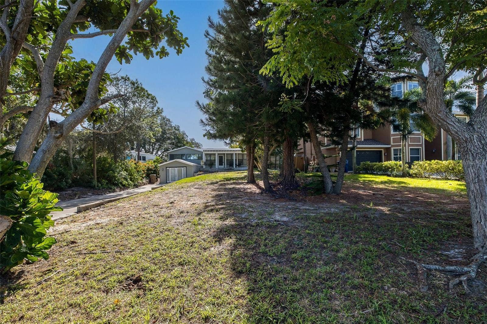 3138 BLUFF BOULEVARD, Holiday, FL 34691 3138 BLUFF BOULEVARD, Holiday, FL 34691