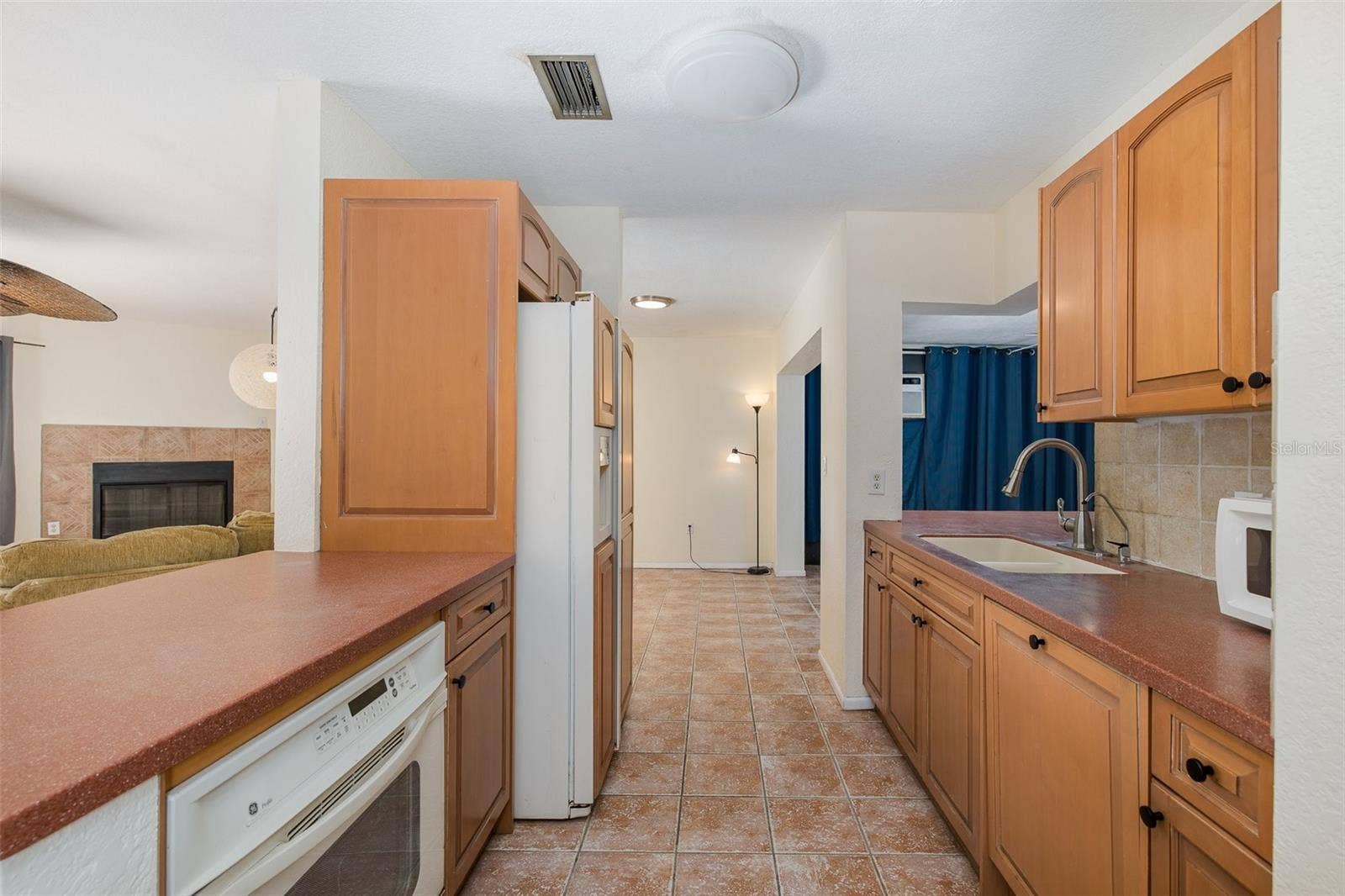 3138 BLUFF BOULEVARD, Holiday, FL 34691 3138 BLUFF BOULEVARD, Holiday, FL 34691