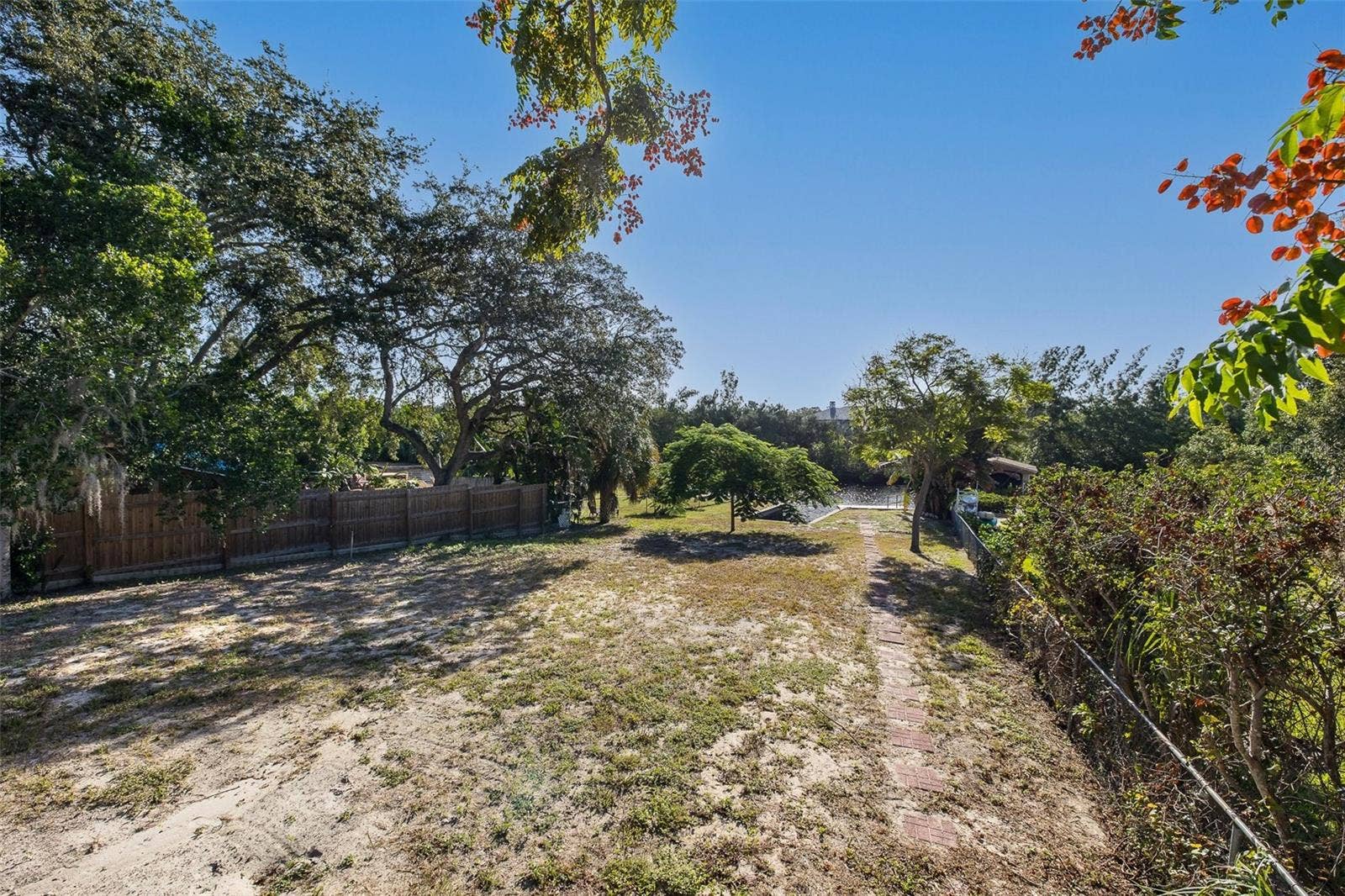 3138 BLUFF BOULEVARD, Holiday, FL 34691 3138 BLUFF BOULEVARD, Holiday, FL 34691