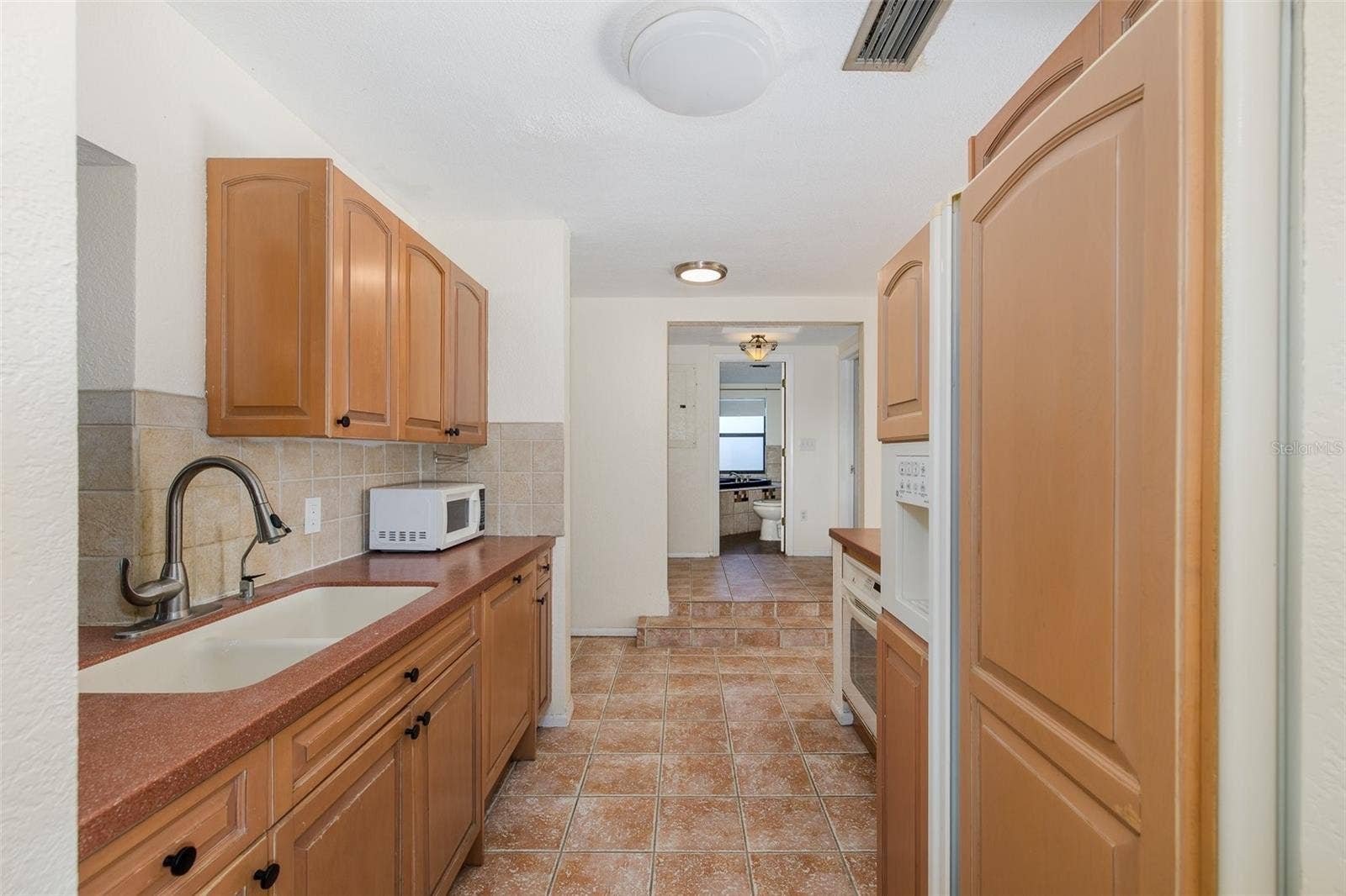 3138 BLUFF BOULEVARD, Holiday, FL 34691 3138 BLUFF BOULEVARD, Holiday, FL 34691