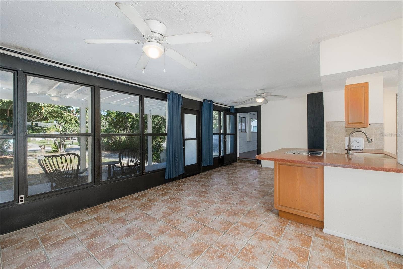 3138 BLUFF BOULEVARD, Holiday, FL 34691 3138 BLUFF BOULEVARD, Holiday, FL 34691