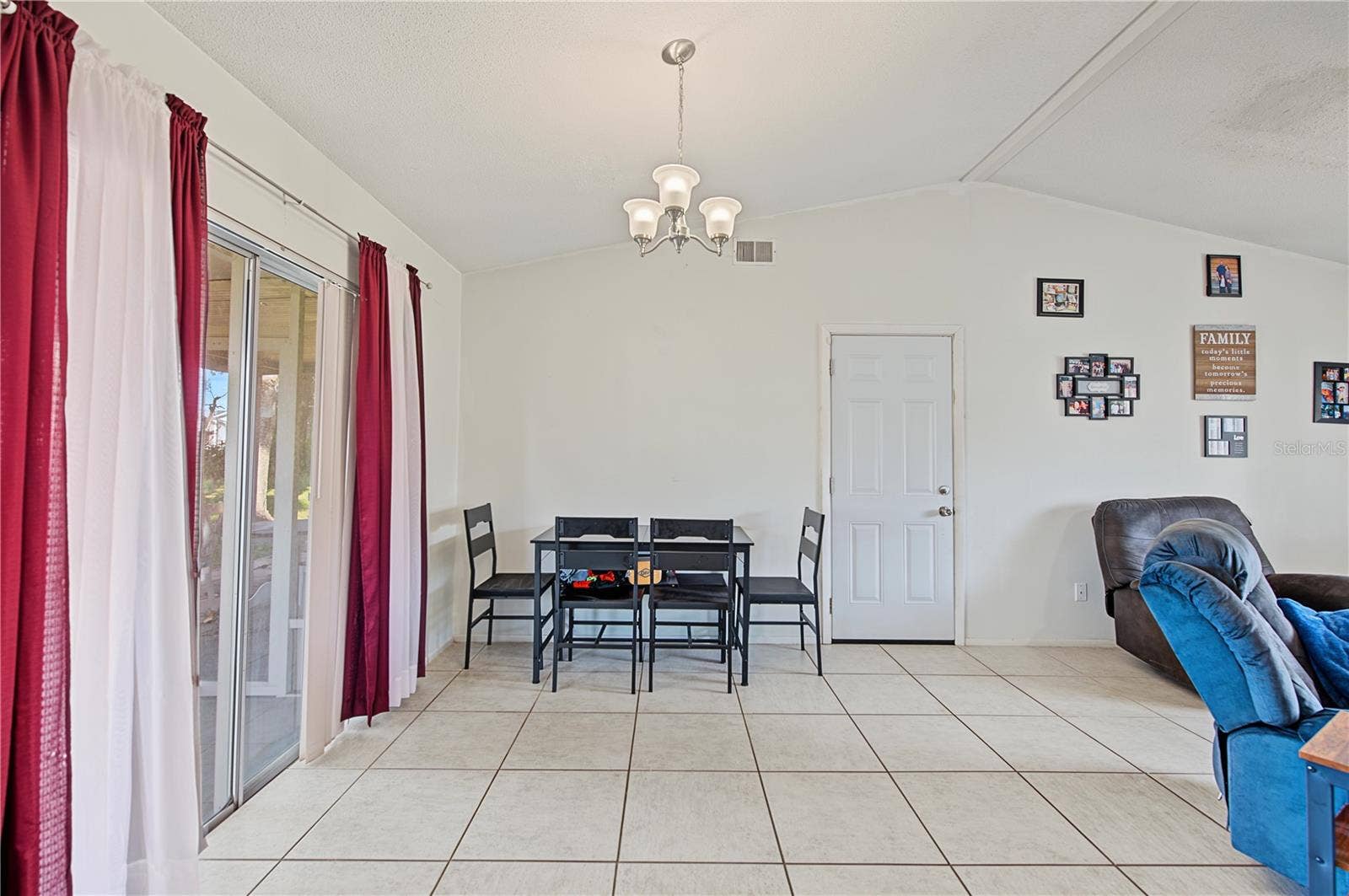 Dining/ living room