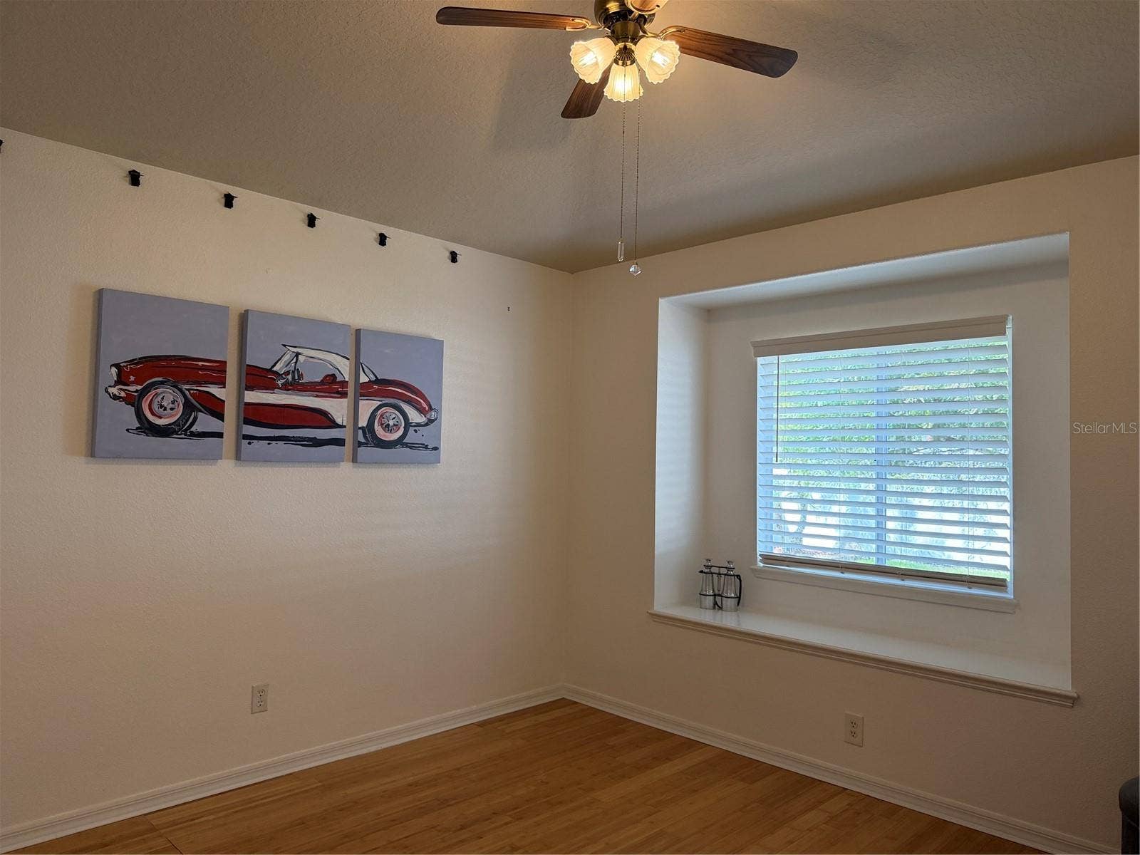 Third bedroom has window seat
