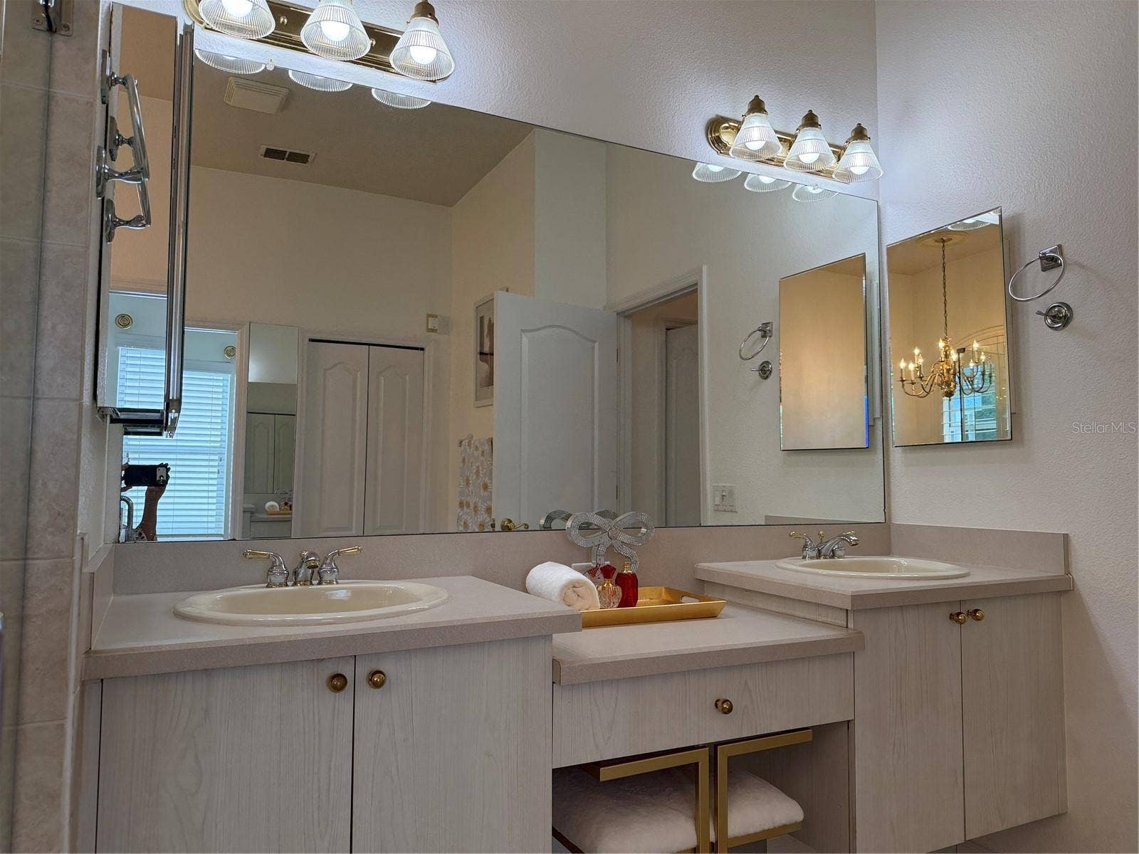 Double vanity