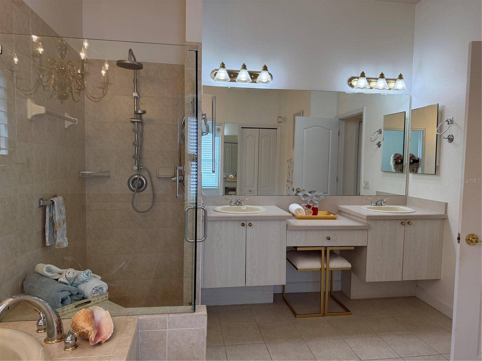 Built in make up area