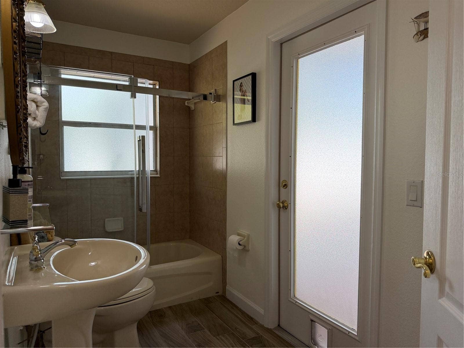 Door leads out to large lanai