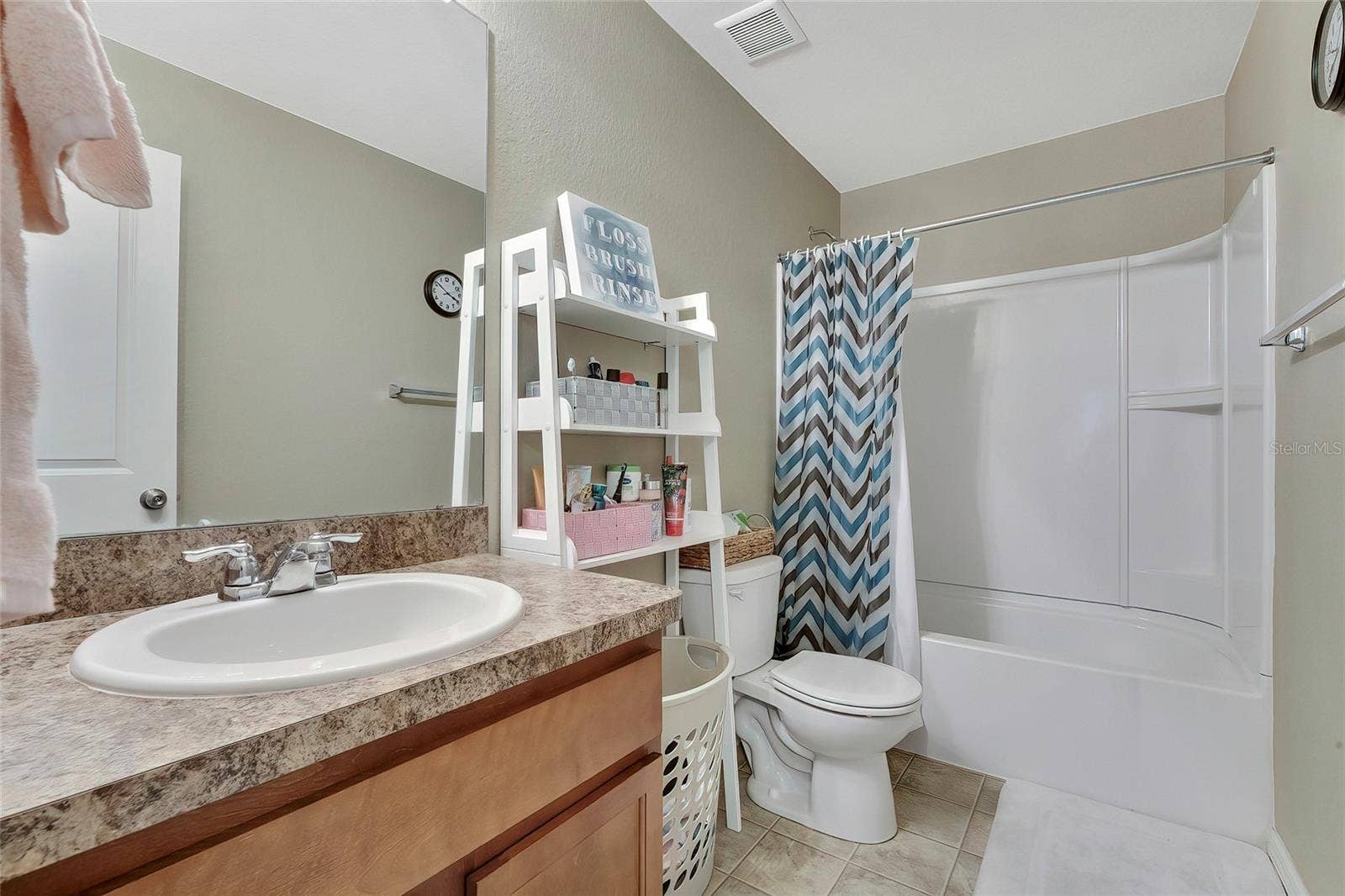 4166 SAND RIDGE BOULEVARD, Spring Hill, FL 34609 Upstairs Bathroom