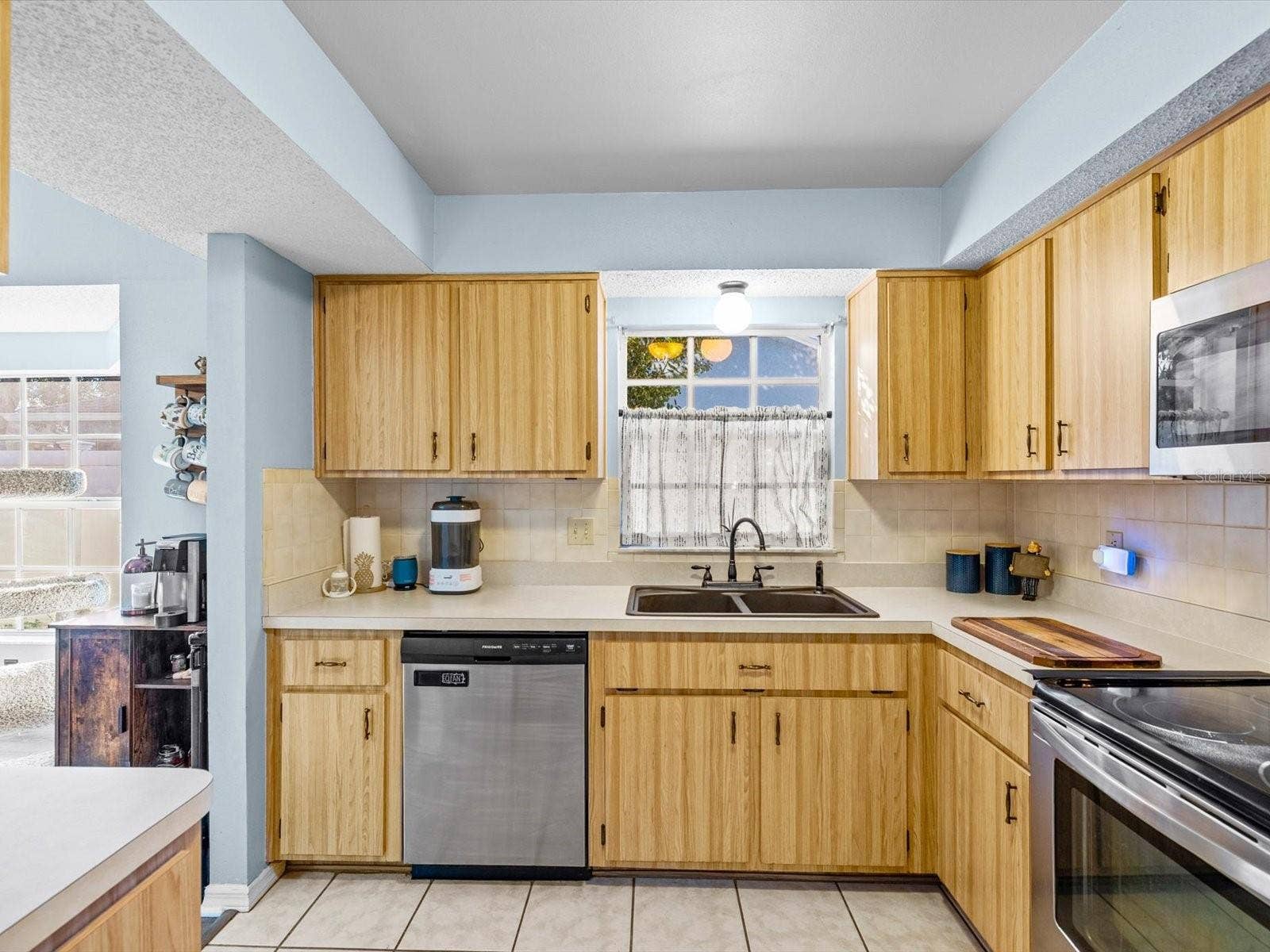 8350 ROYAL HART DRIVE, New Port Richey, FL 34653 8350 ROYAL HART DRIVE, New Port Richey, FL 34653