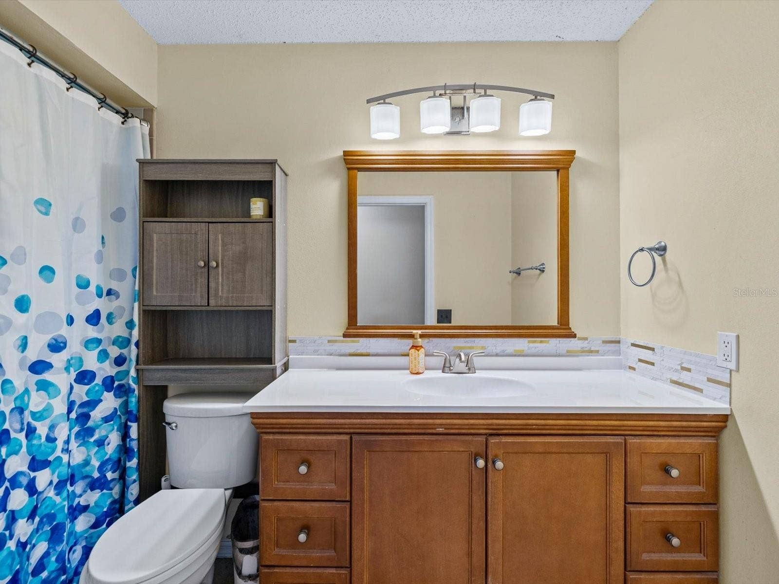 8350 ROYAL HART DRIVE, New Port Richey, FL 34653 8350 ROYAL HART DRIVE, New Port Richey, FL 34653