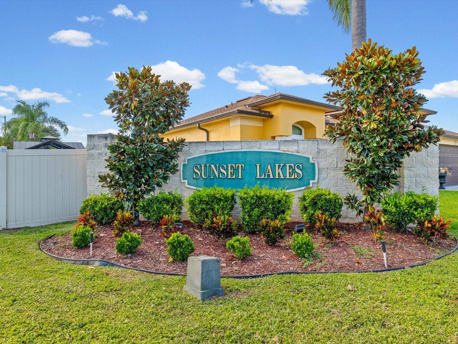 8350 ROYAL HART DRIVE, New Port Richey, FL 34653 8350 ROYAL HART DRIVE, New Port Richey, FL 34653